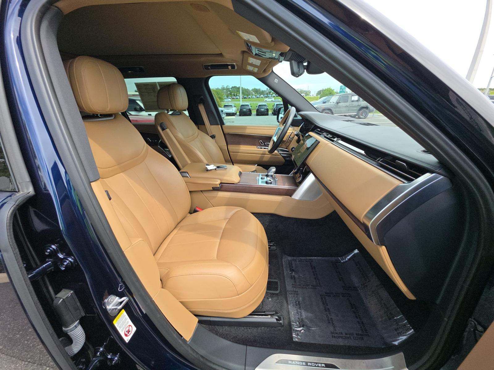 2023 Land Rover Range Rover SE LWB AWD