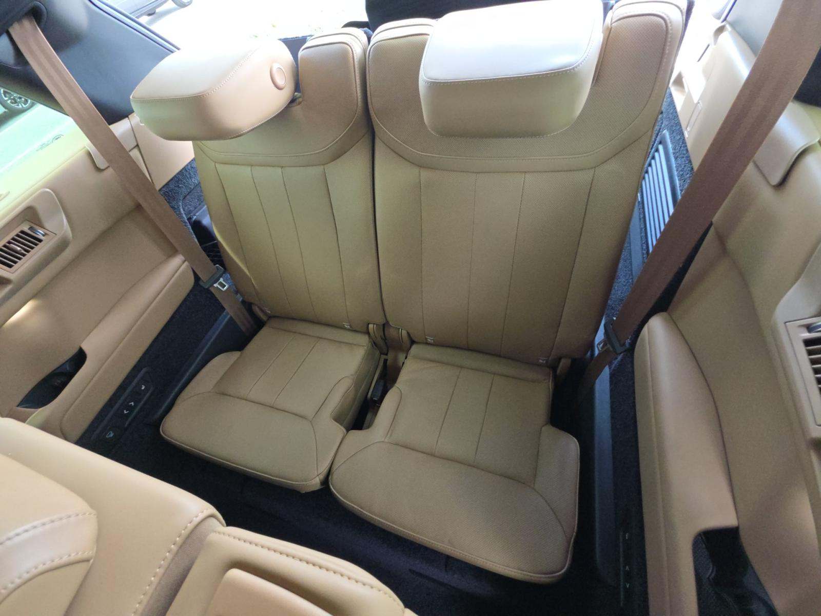 2023 Land Rover Range Rover SE LWB AWD