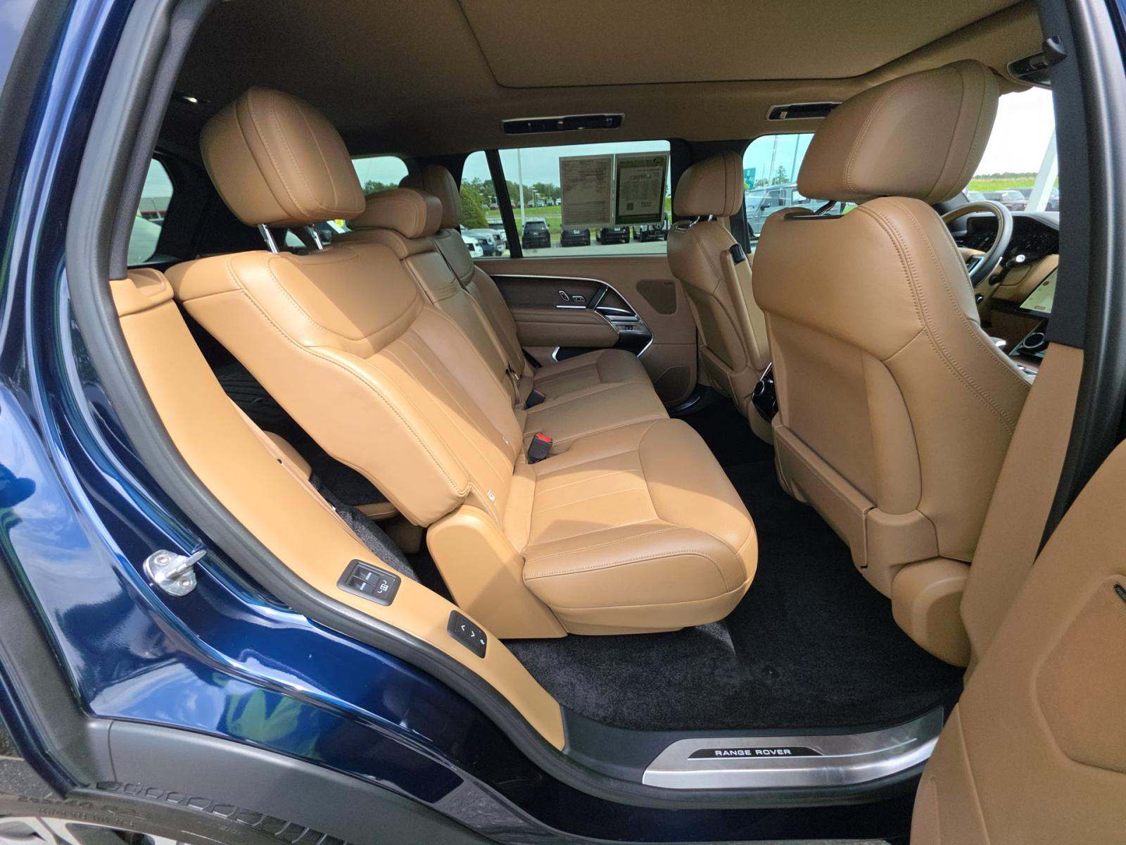 2023 Land Rover Range Rover SE LWB AWD