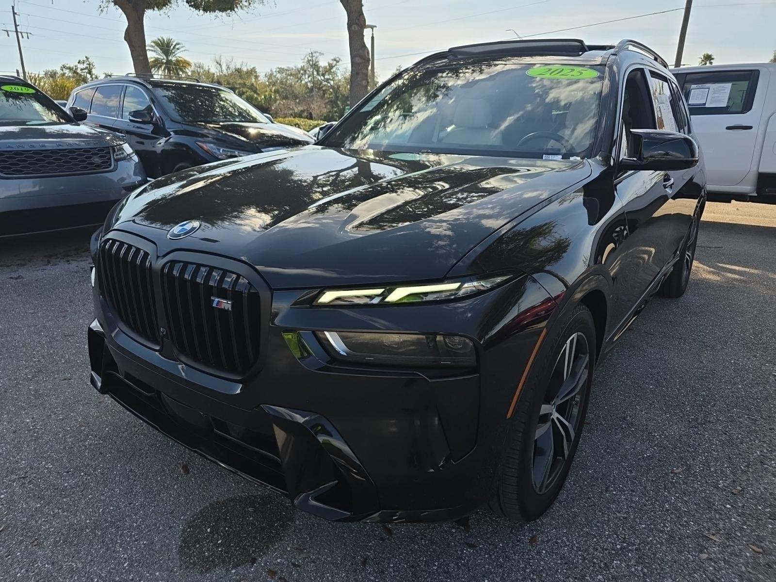 2025 BMW X7 M60i AWD