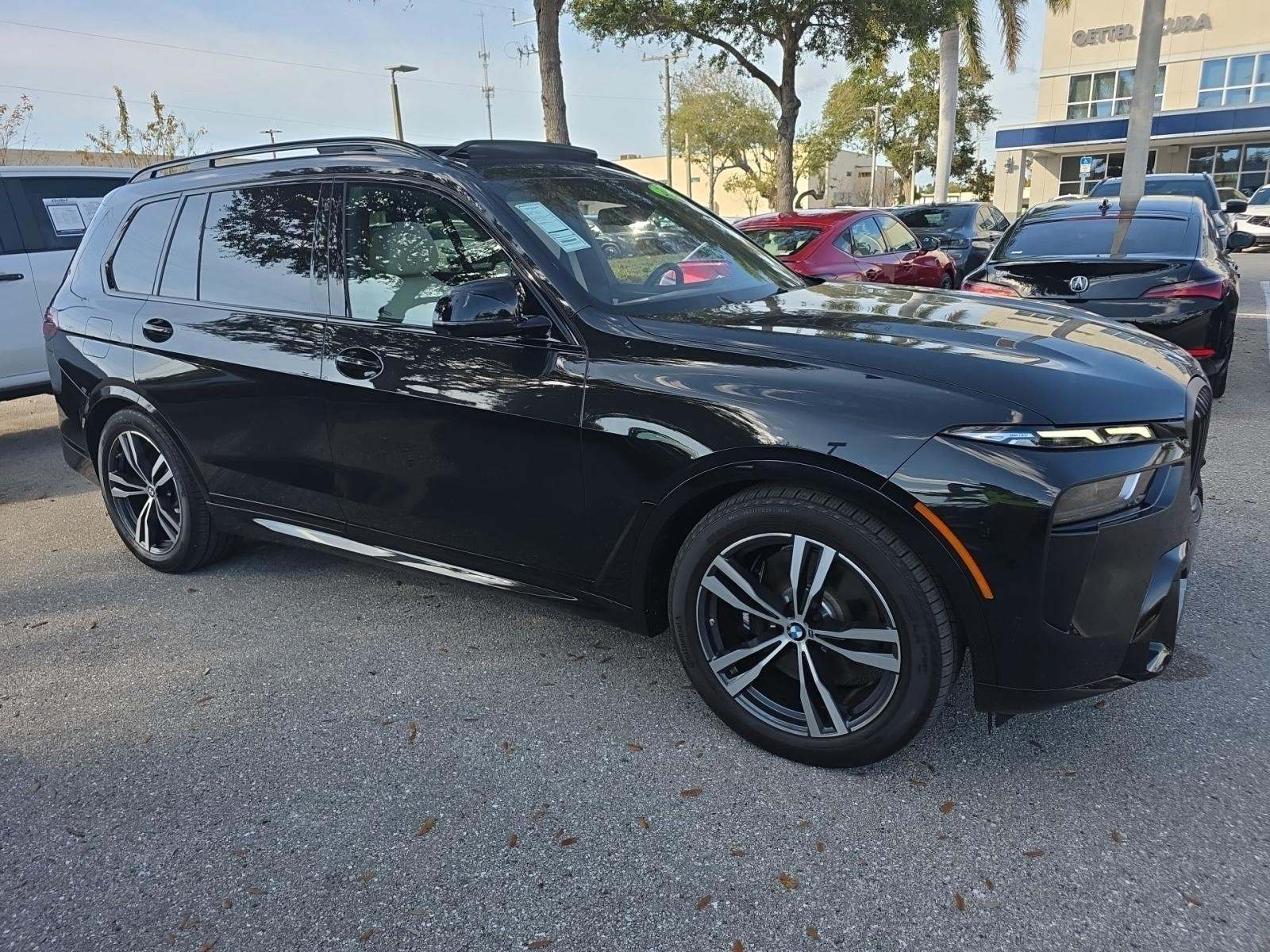 2025 BMW X7 M60i AWD