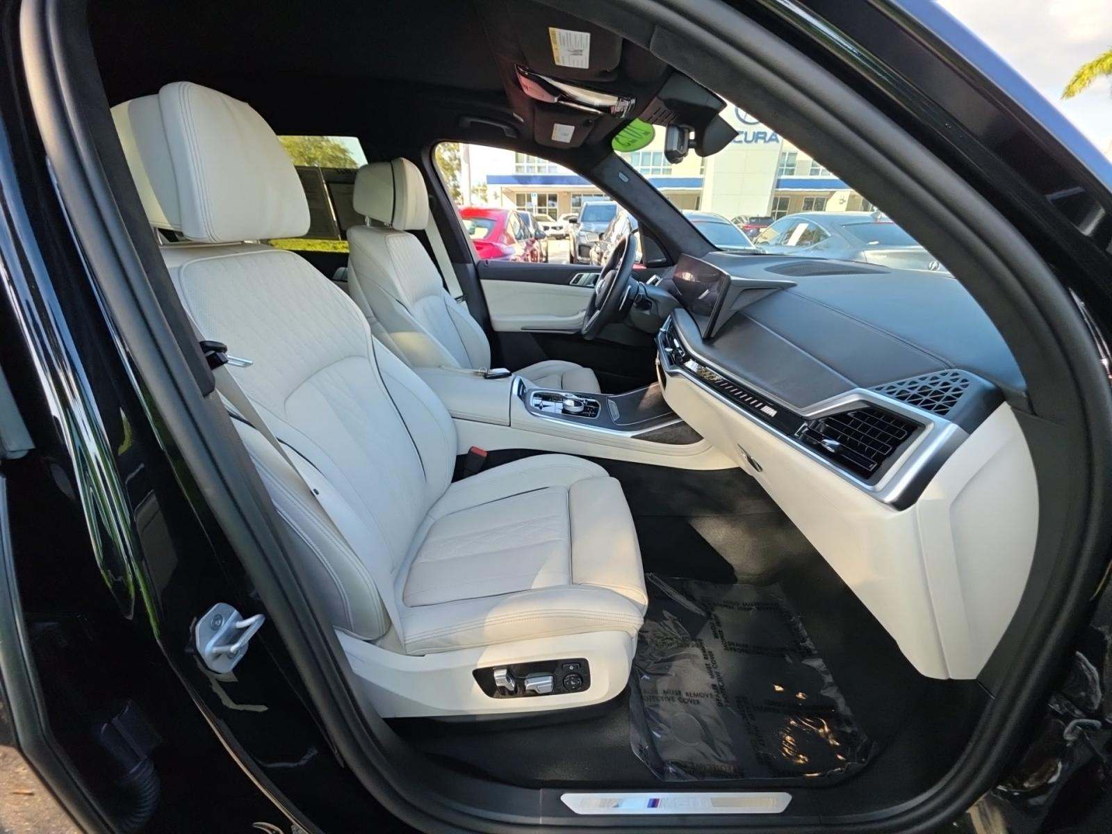 2025 BMW X7 M60i AWD