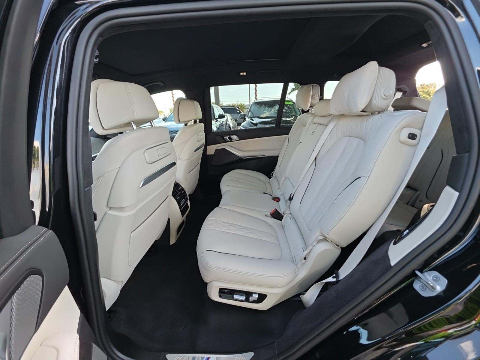 2025 BMW X7 M60i AWD