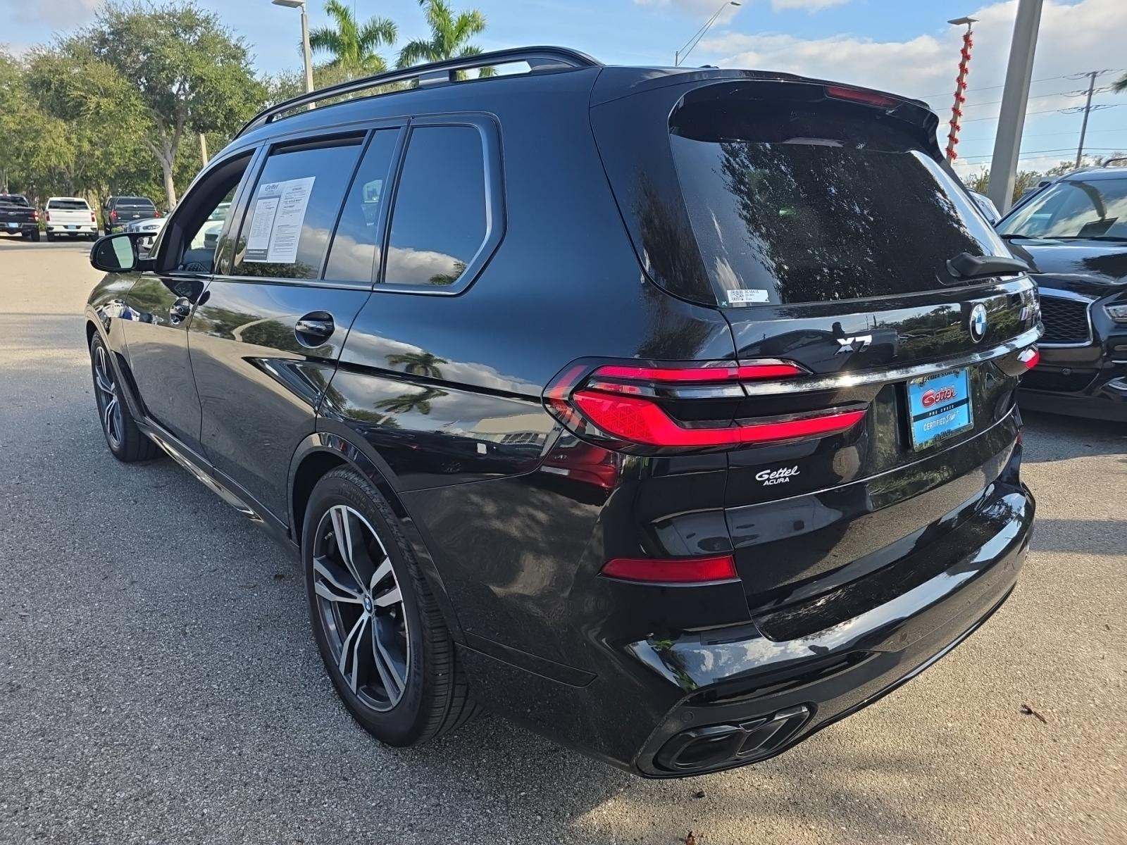 2025 BMW X7 M60i AWD