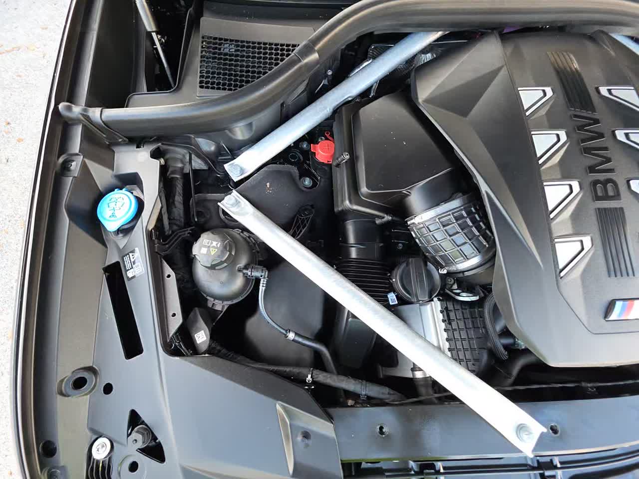 2025 BMW X7 M60i AWD