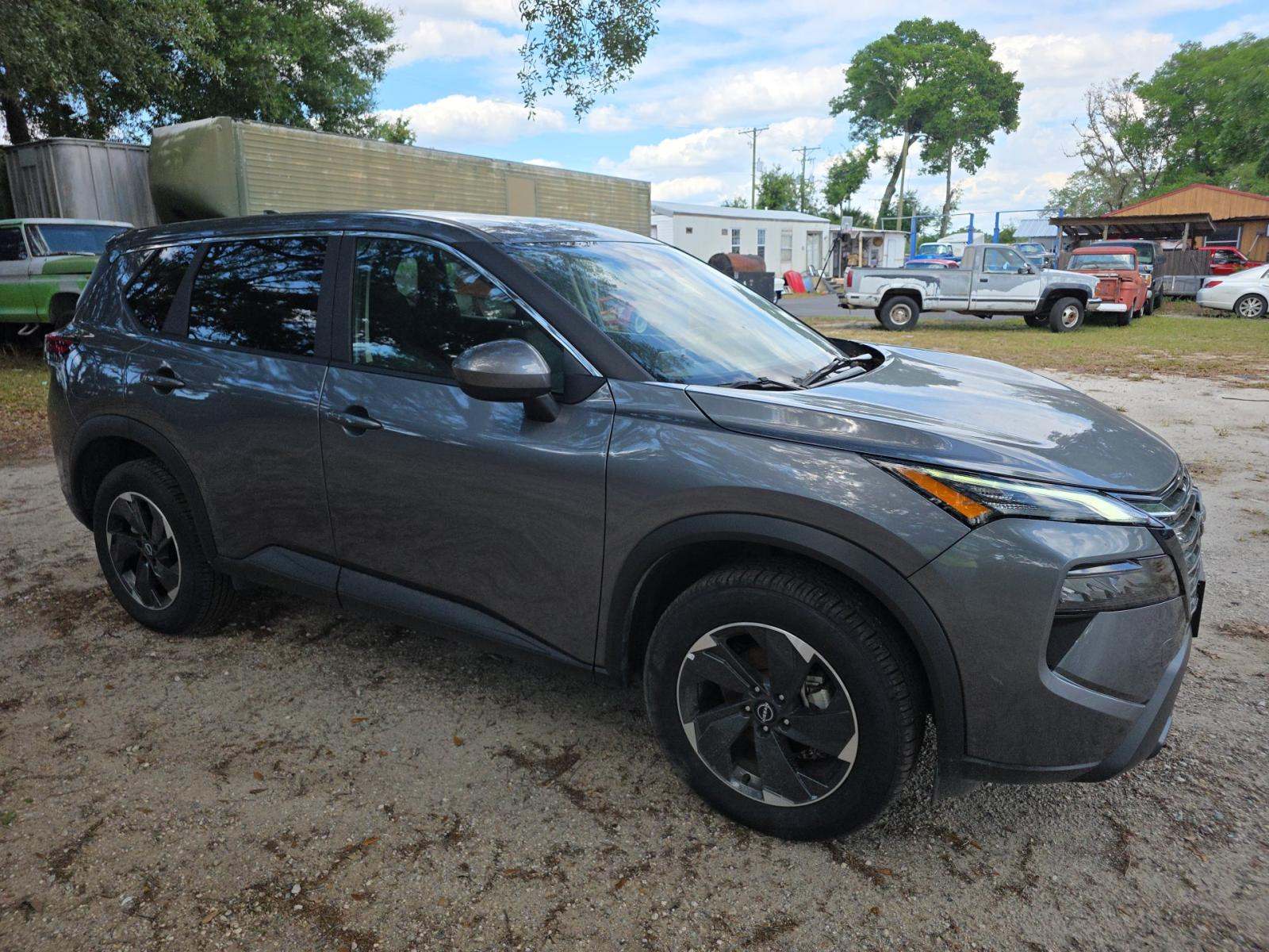 NISSAN ROGUE - 4