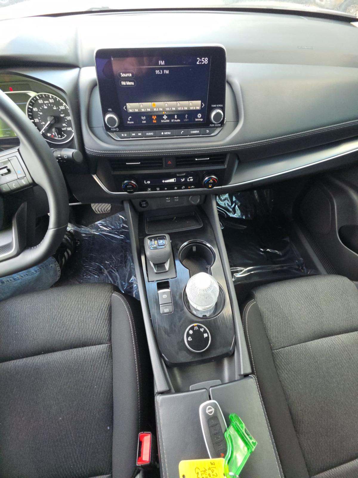 NISSAN ROGUE - 10