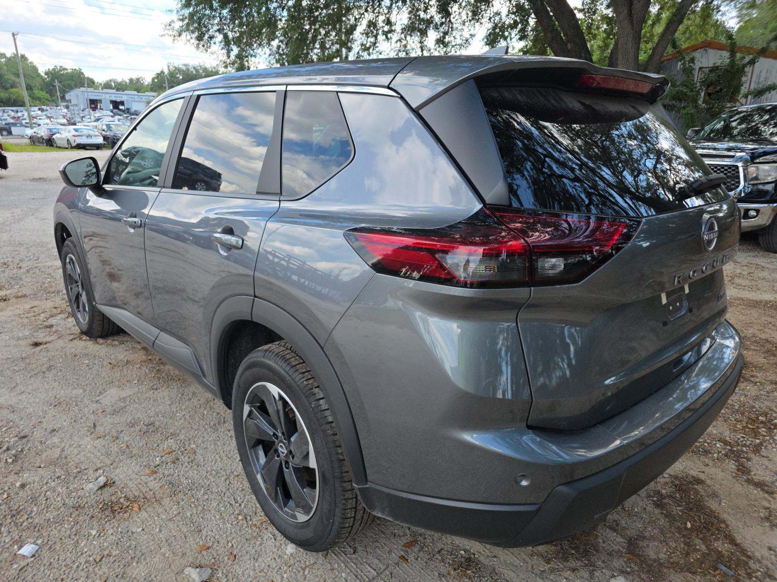 NISSAN ROGUE - 2