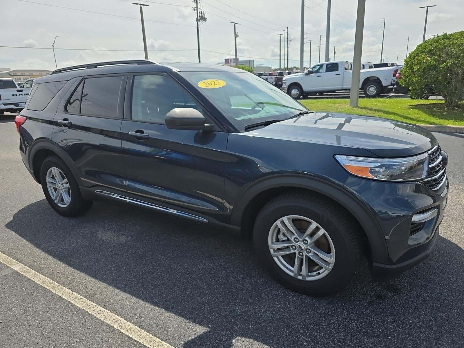 2023 Ford Explorer XLT RWD