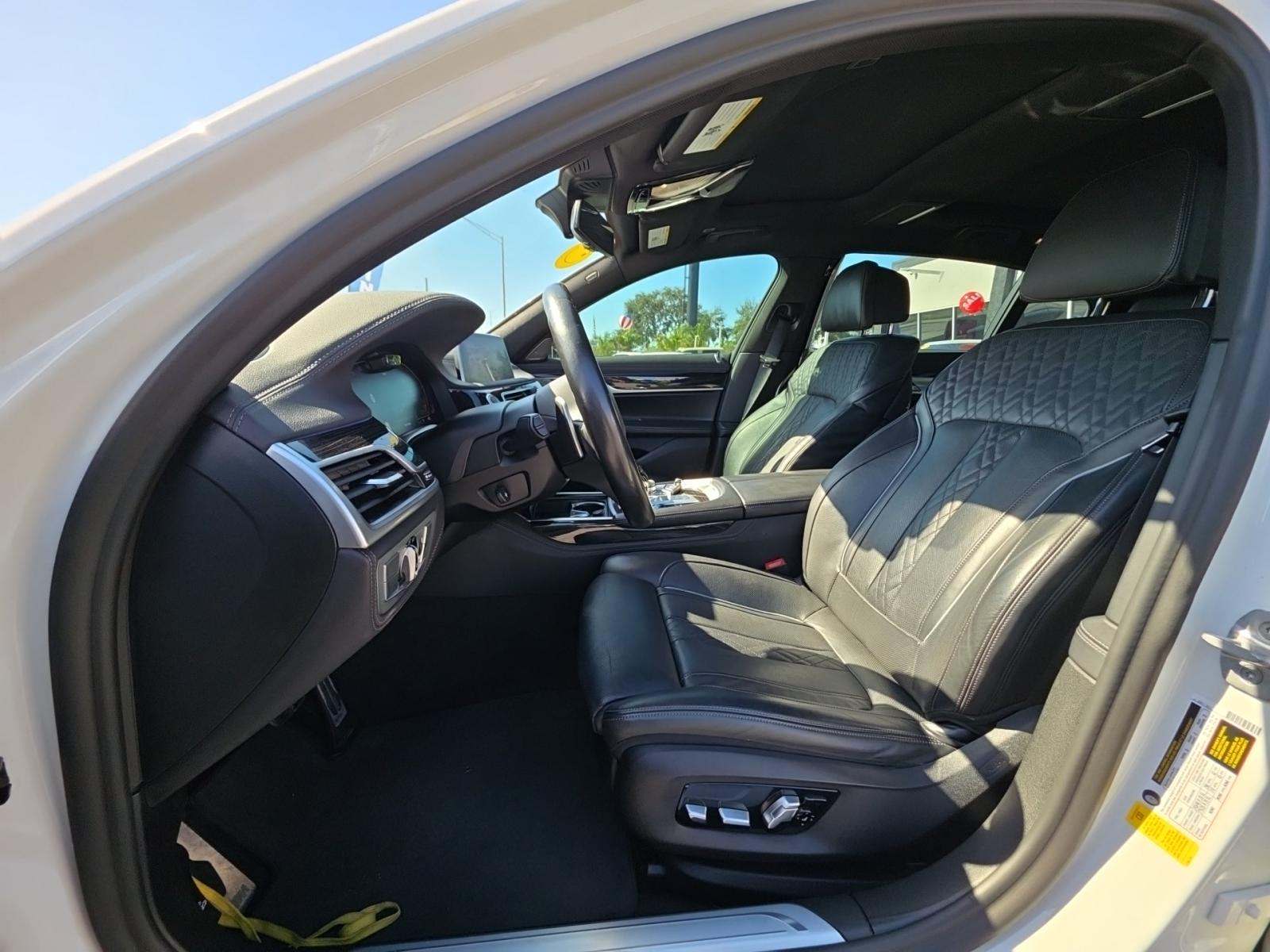 2022 BMW 7 Series 740i RWD