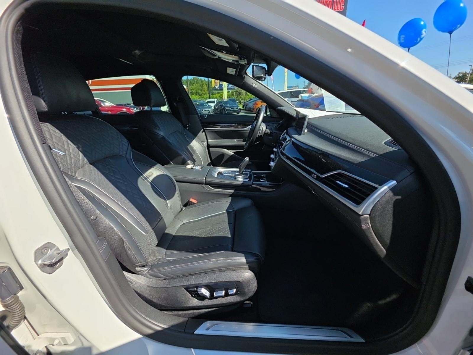 2022 BMW 7 Series 740i RWD