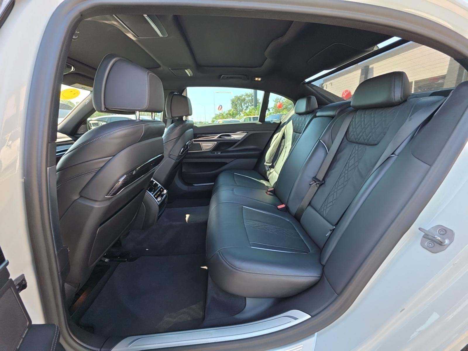 2022 BMW 7 Series 740i RWD