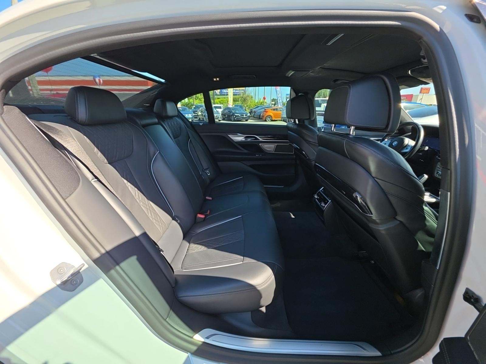 2022 BMW 7 Series 740i RWD