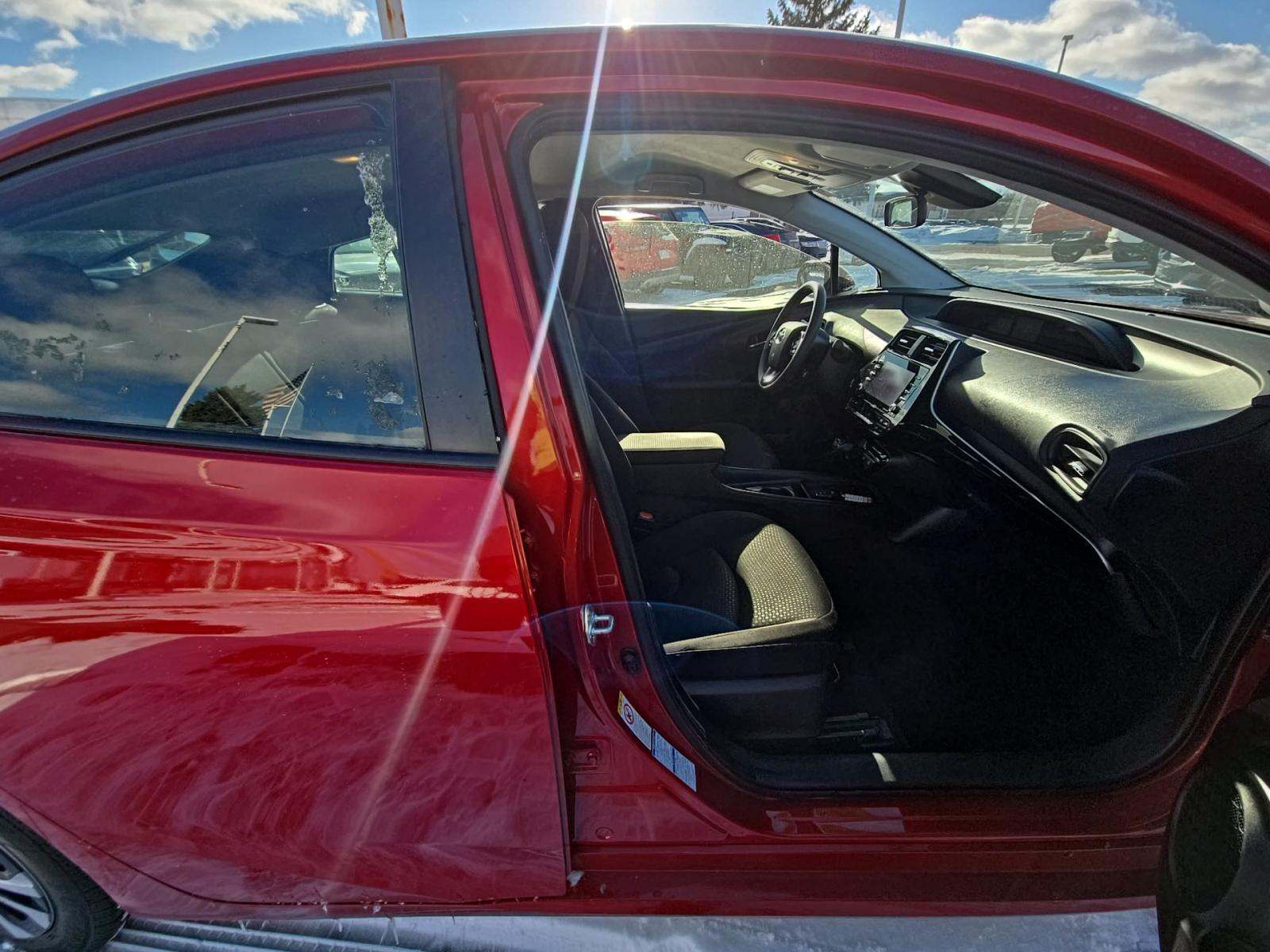 2022 Toyota Prius LE AWD