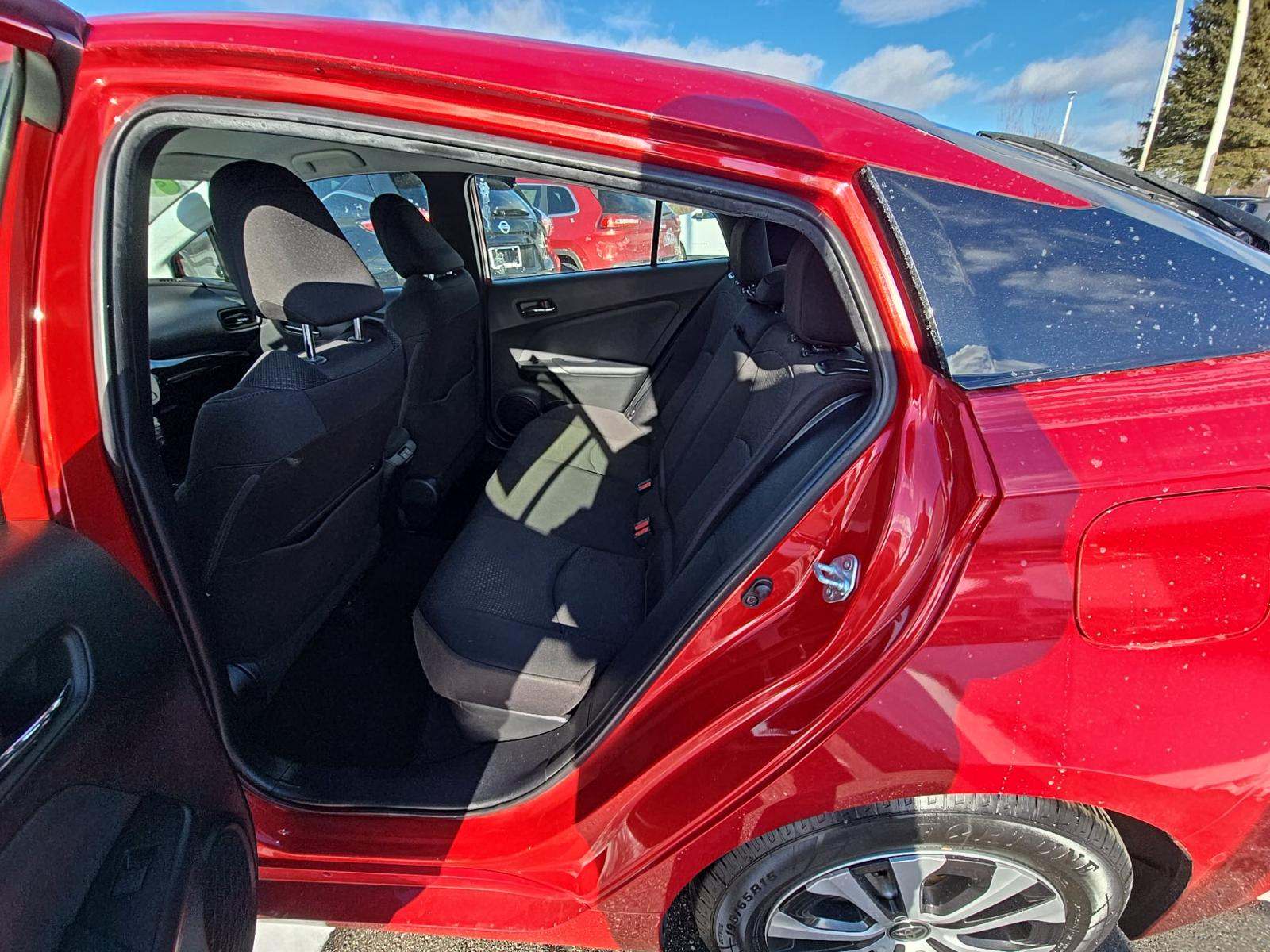 2022 Toyota Prius LE AWD