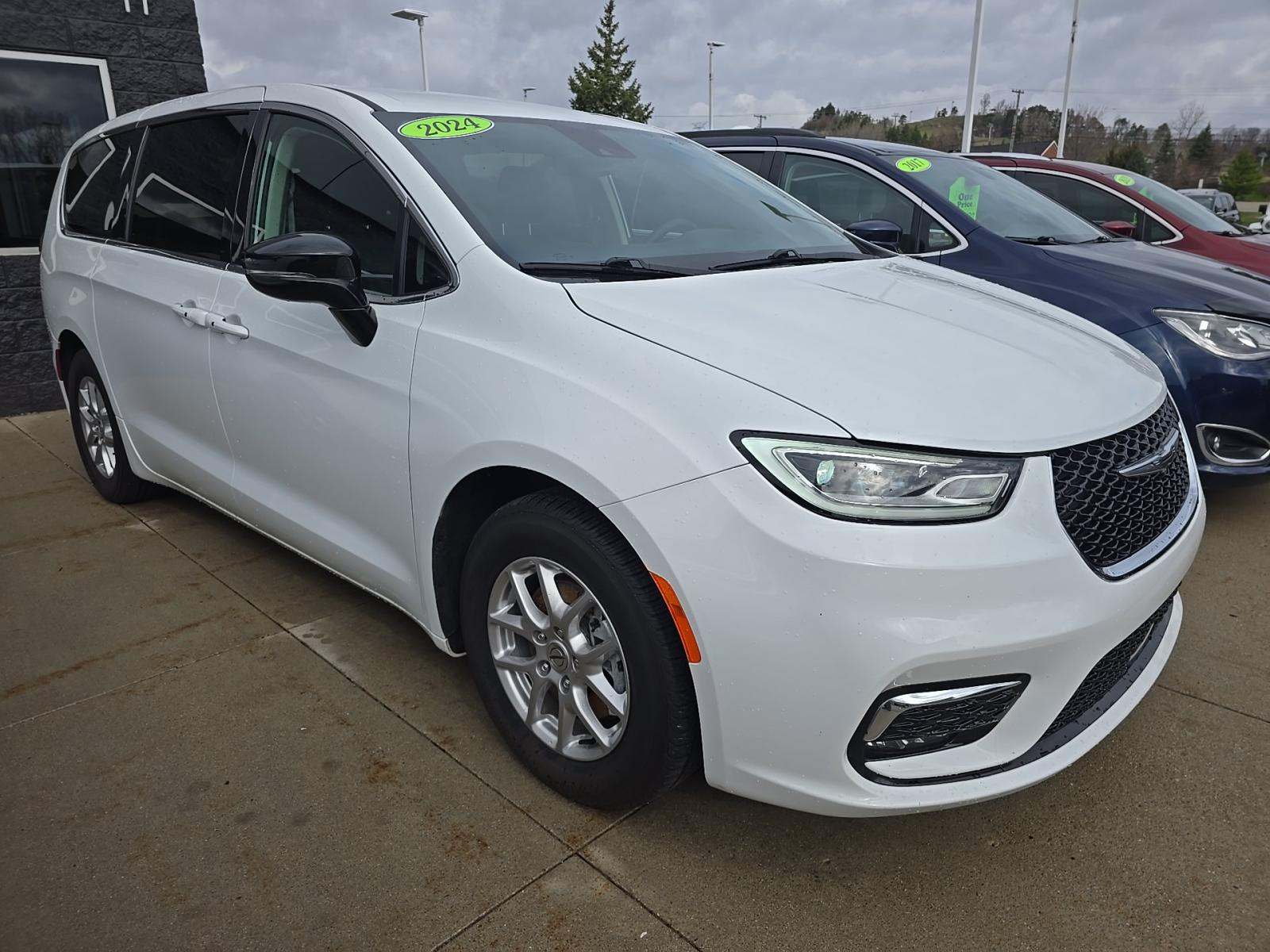CHRYSLER PACIFICA - 4