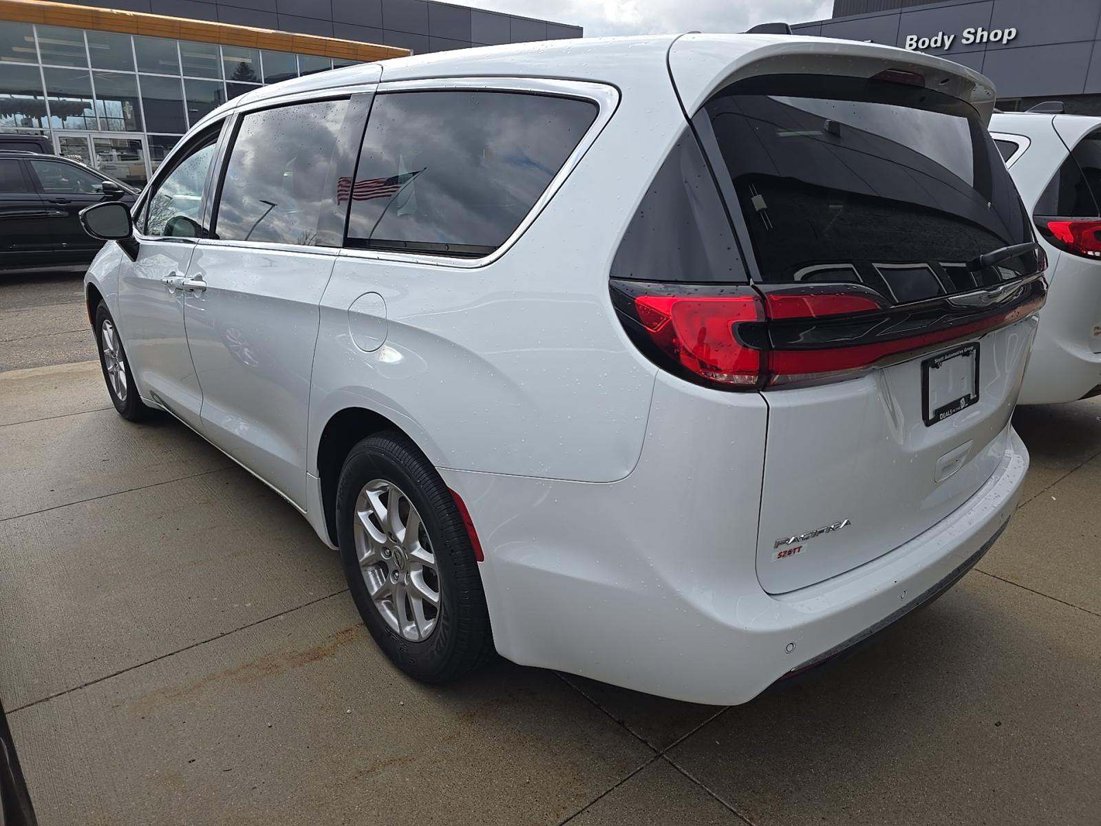CHRYSLER PACIFICA - 2
