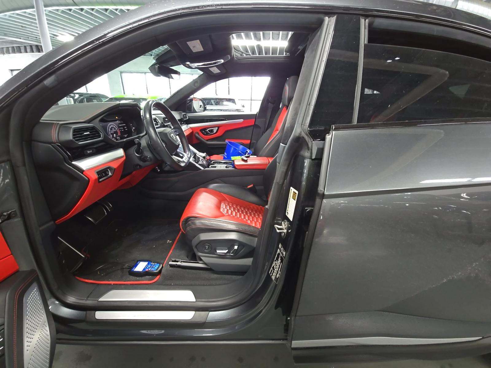 2019 Lamborghini Urus Base AWD