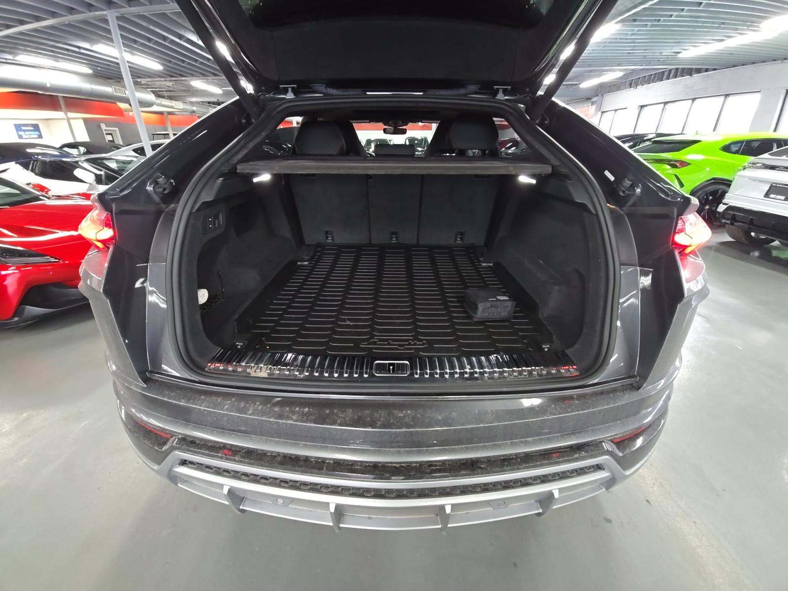 2019 Lamborghini Urus Base AWD