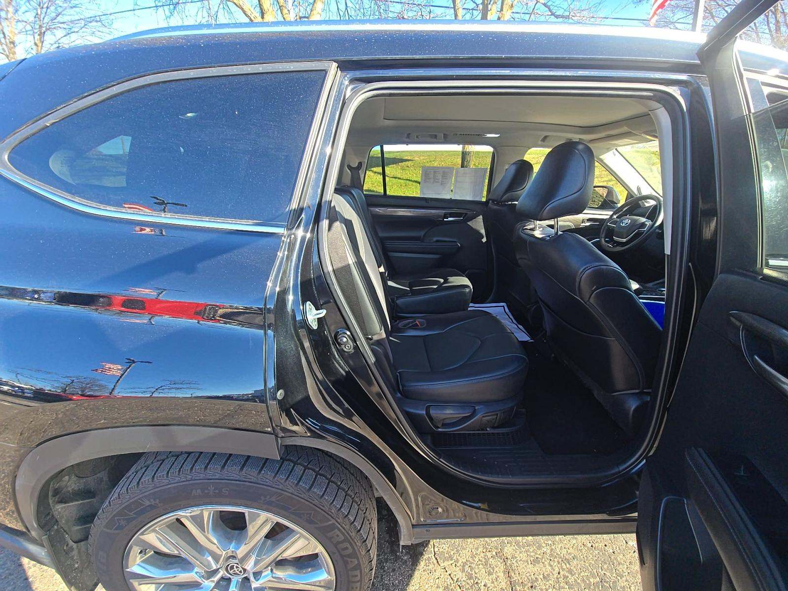 2023 Toyota Highlander Hybrid Limited AWD