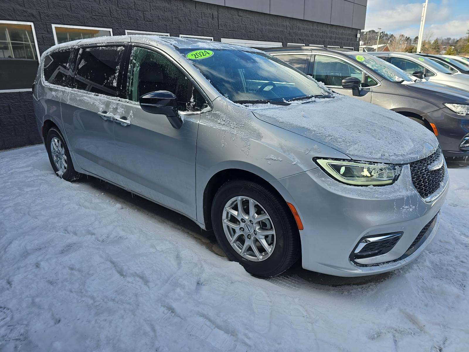 2024 Chrysler Pacifica Touring L FWD