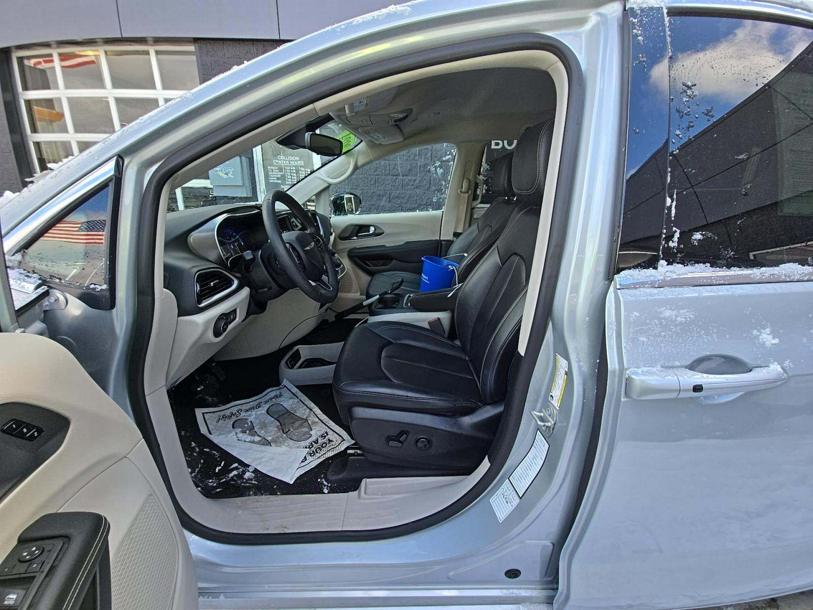 2024 Chrysler Pacifica Touring L FWD