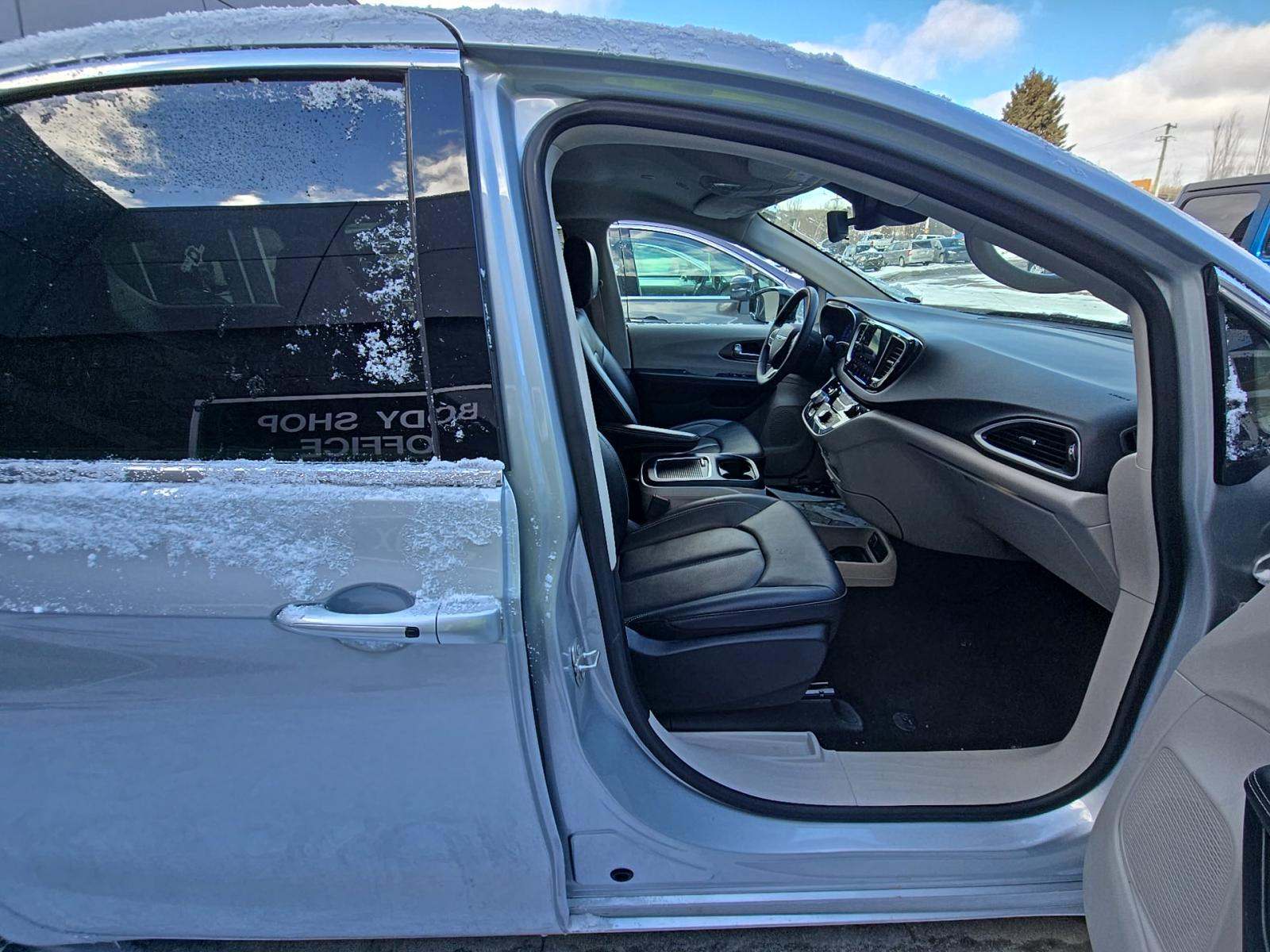 2024 Chrysler Pacifica Touring L FWD
