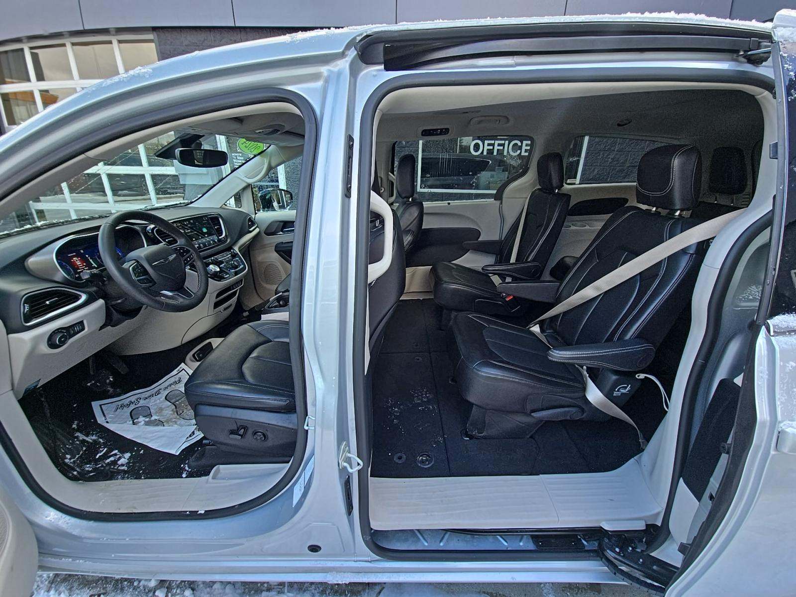 2024 Chrysler Pacifica Touring L FWD
