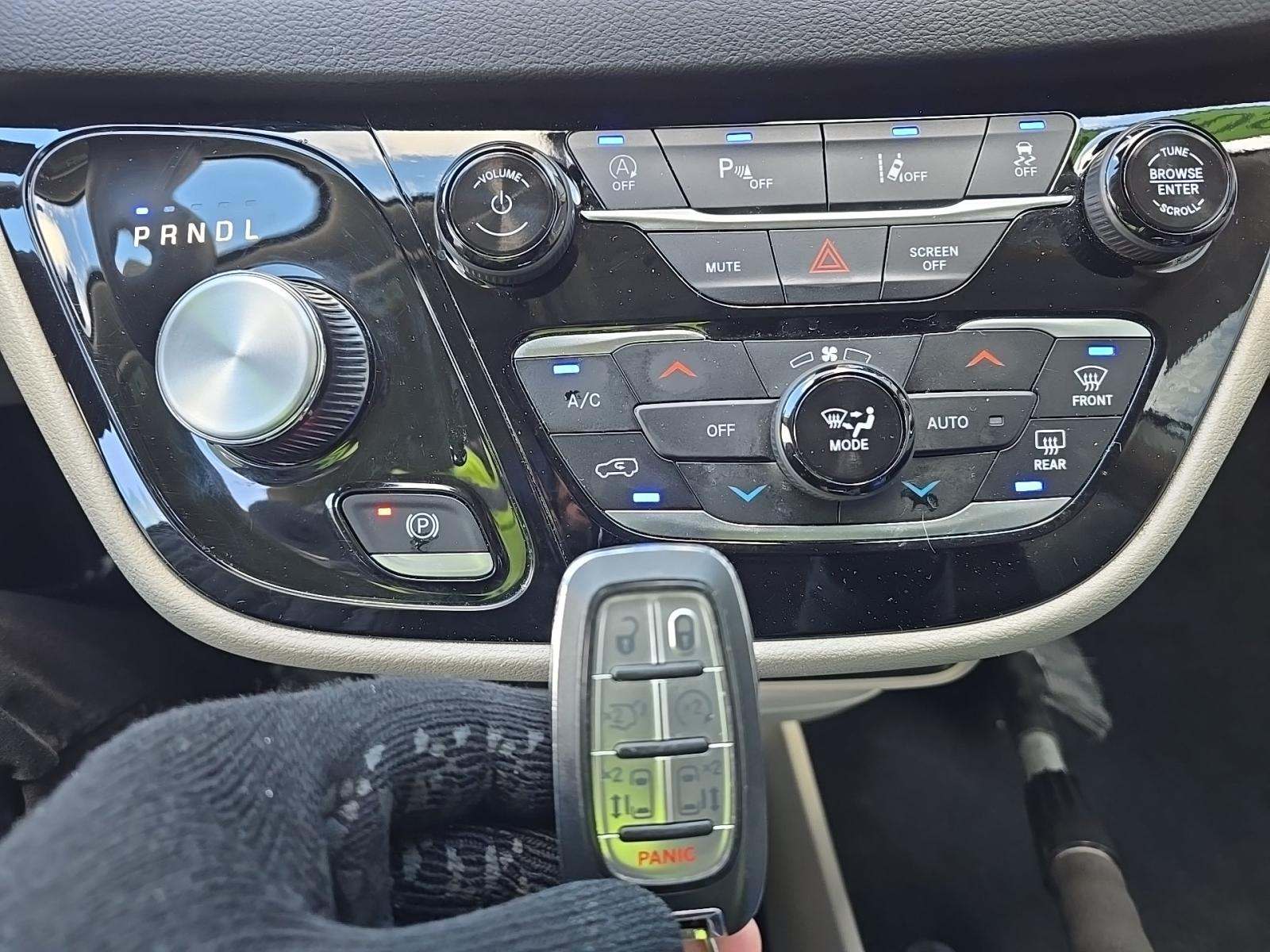 2024 Chrysler Pacifica Touring L FWD