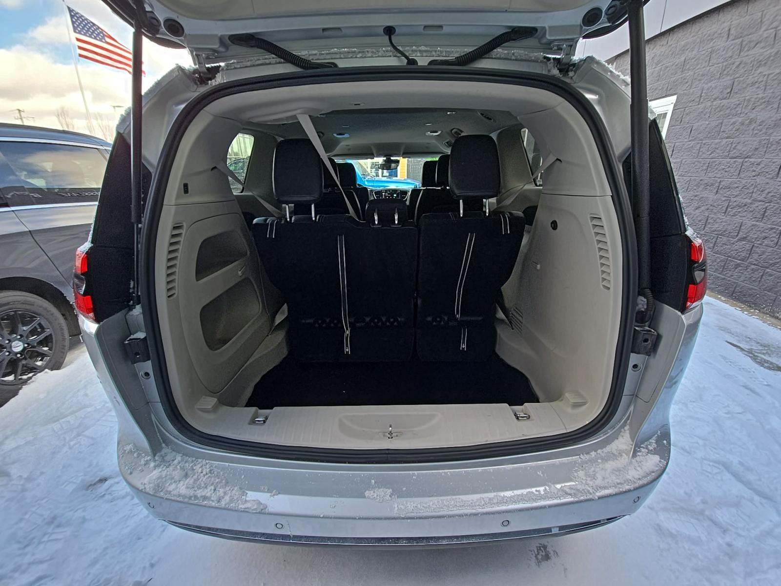 2024 Chrysler Pacifica Touring L FWD