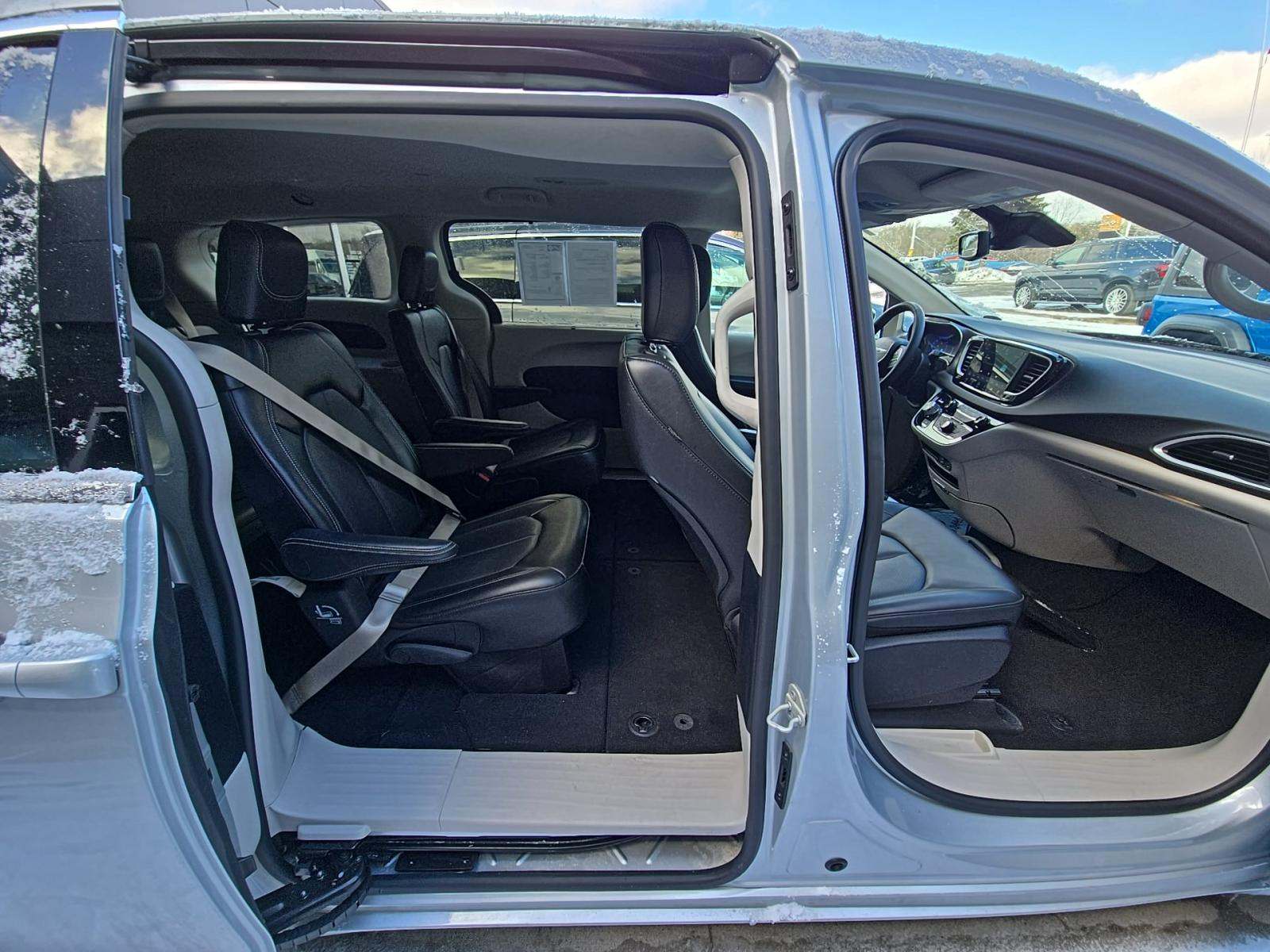 2024 Chrysler Pacifica Touring L FWD