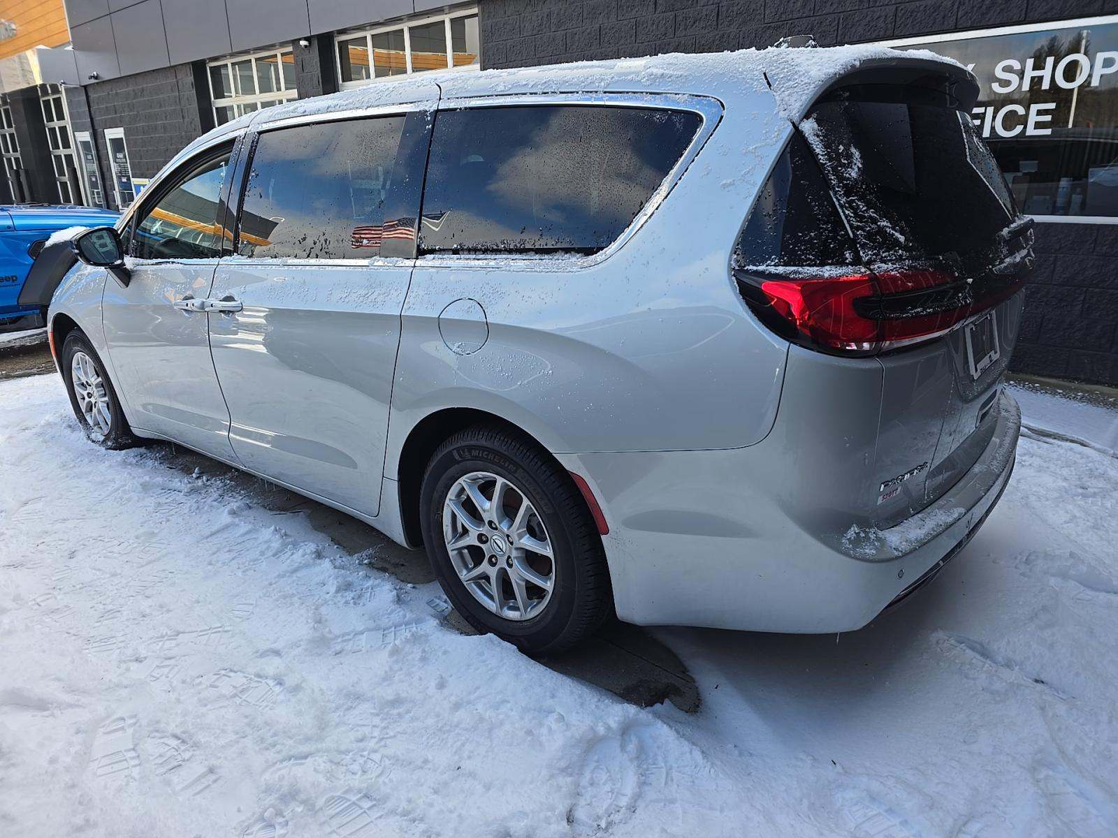 2024 Chrysler Pacifica Touring L FWD