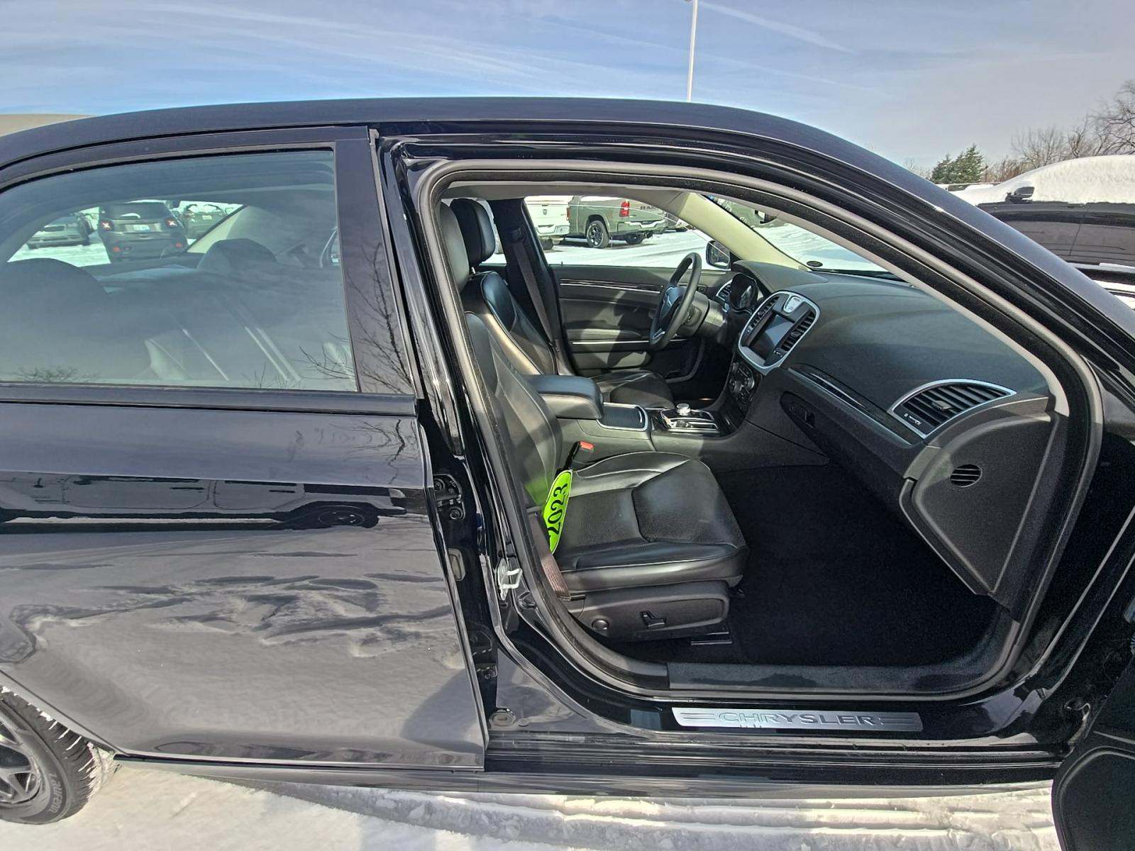 2023 Chrysler 300 Touring L AWD