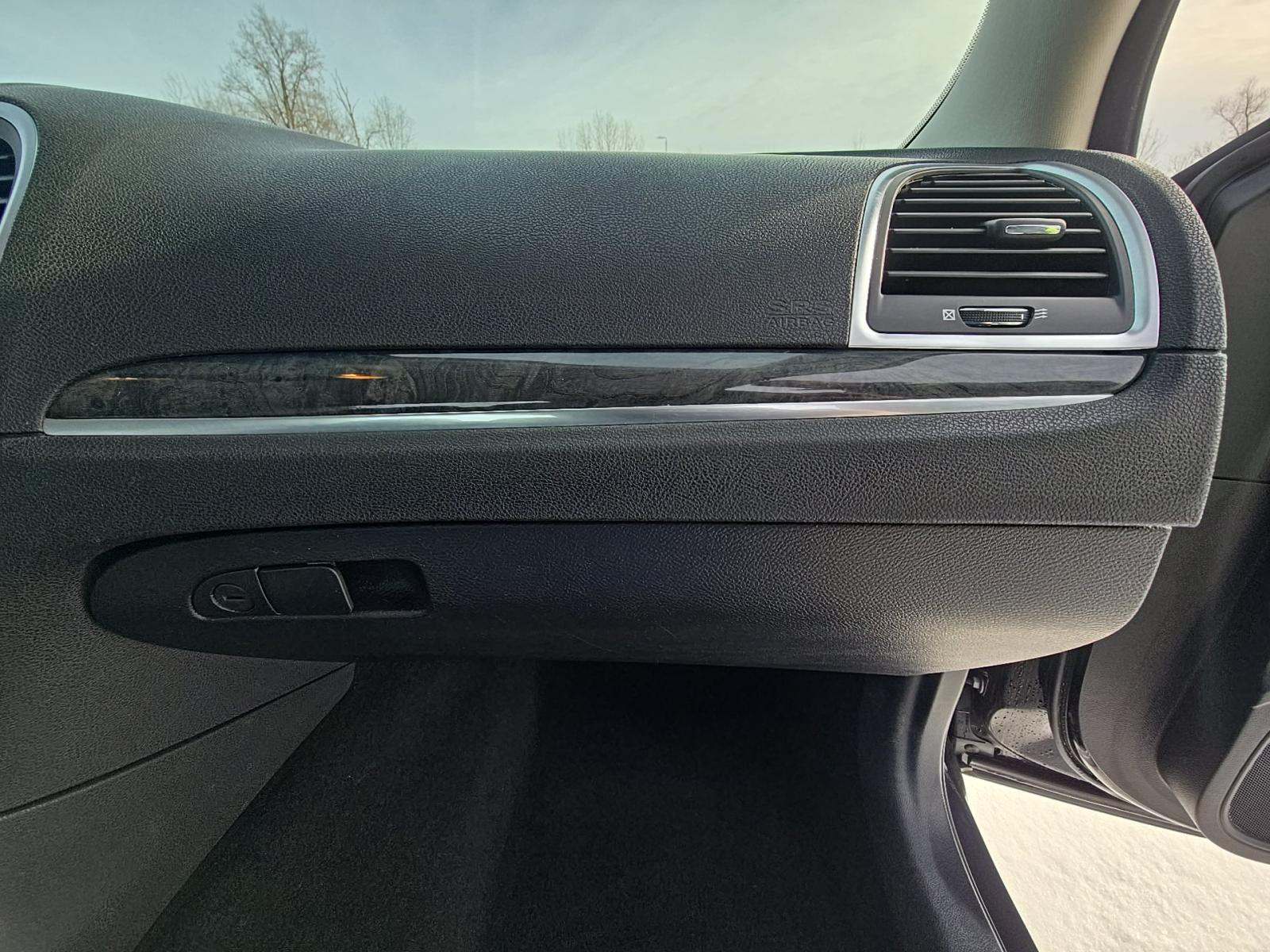 2023 Chrysler 300 Touring L AWD