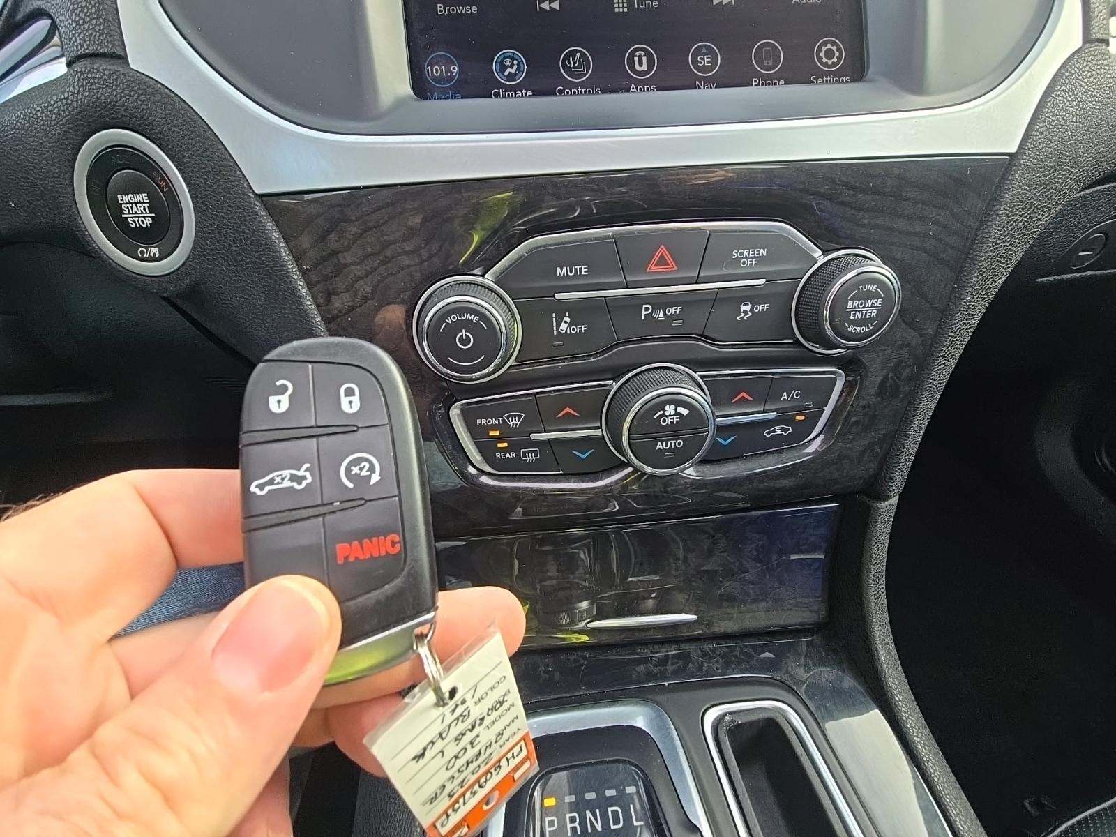 2023 Chrysler 300 Touring L AWD