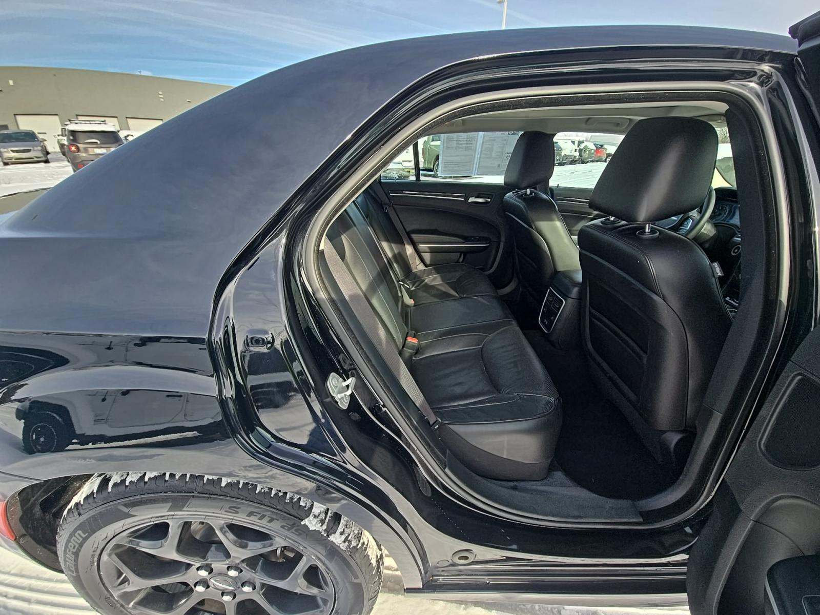 2023 Chrysler 300 Touring L AWD