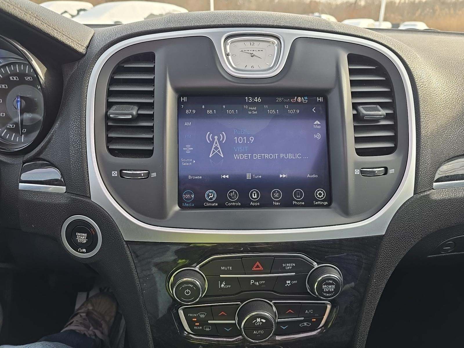 2023 Chrysler 300 Touring L AWD