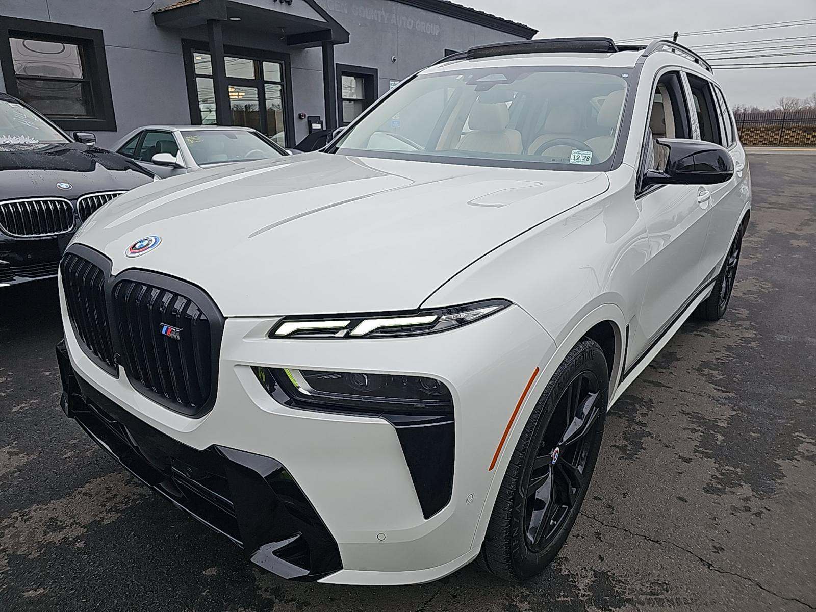 2023 BMW X7 M60i AWD