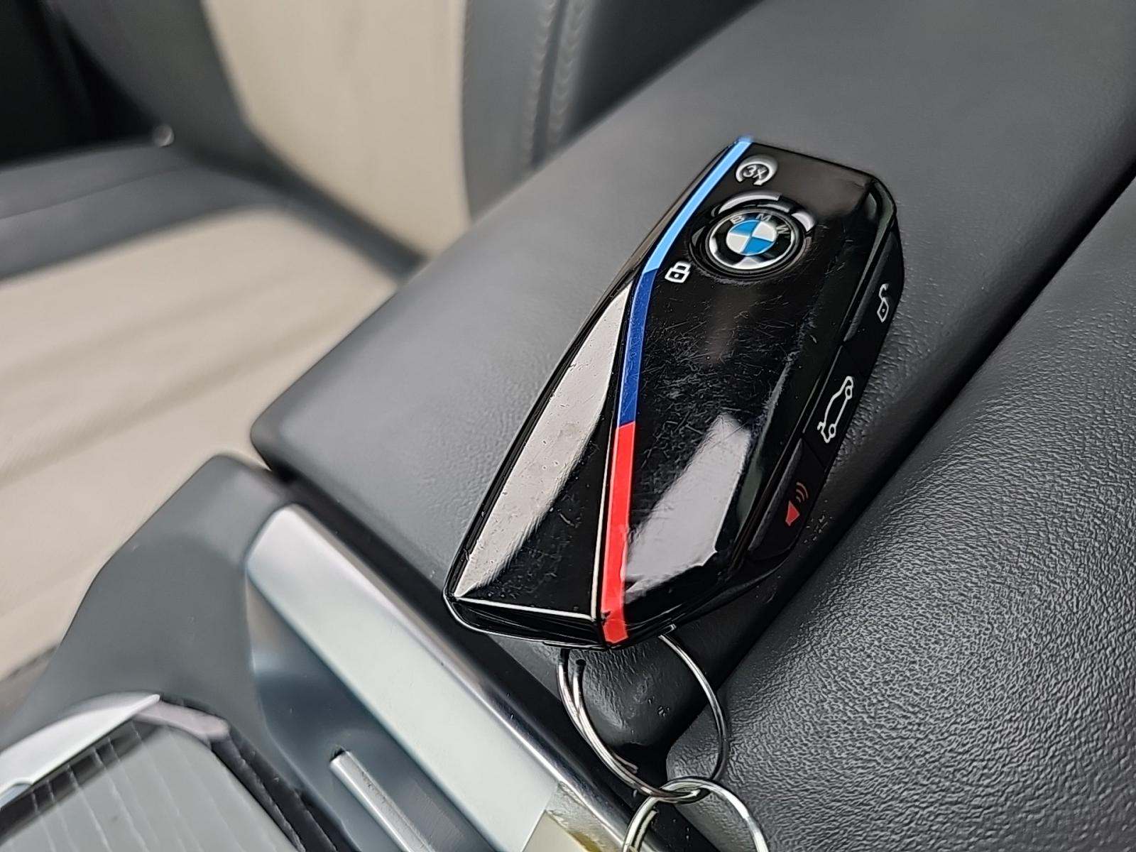 2023 BMW X7 M60i AWD