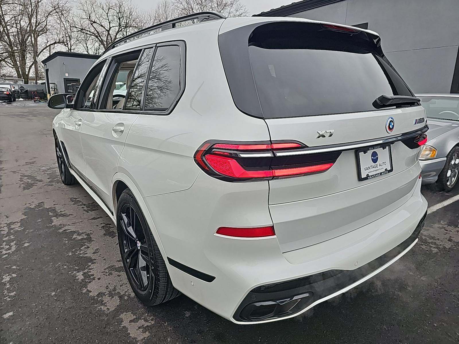 2023 BMW X7 M60i AWD