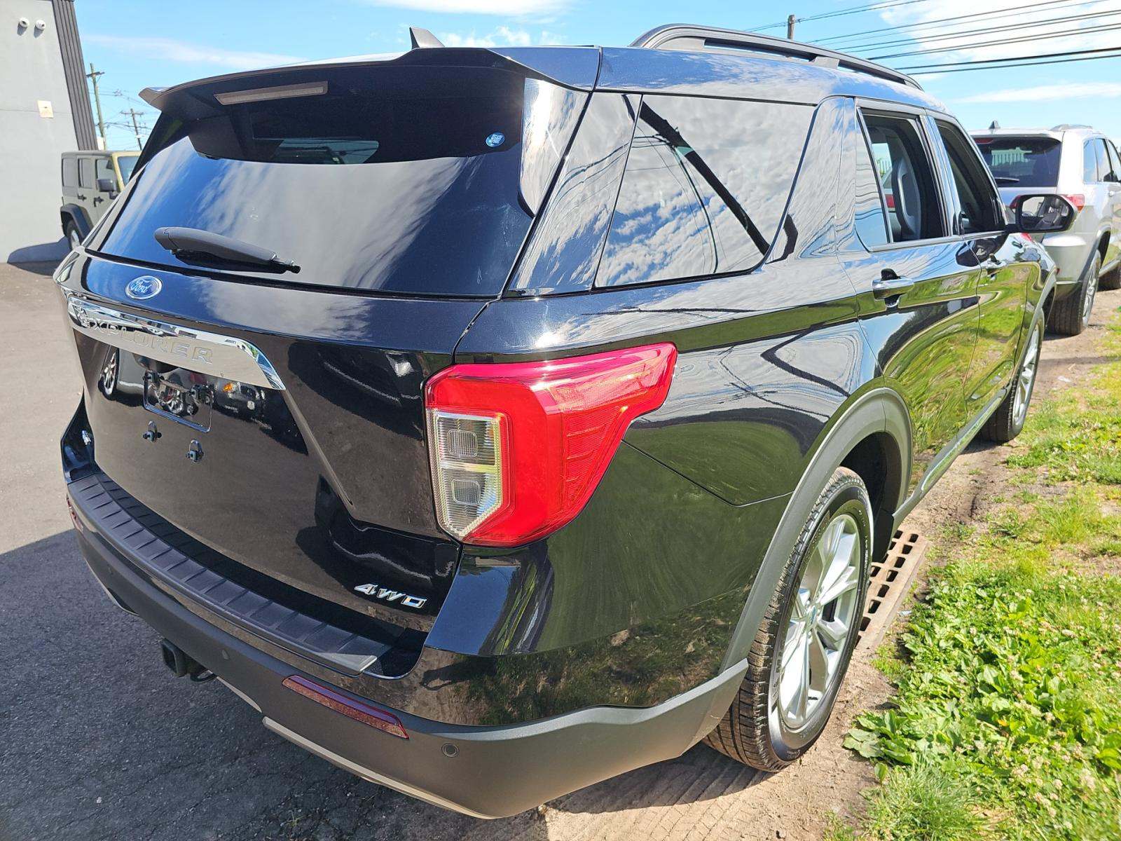FORD EXPLORER - 3