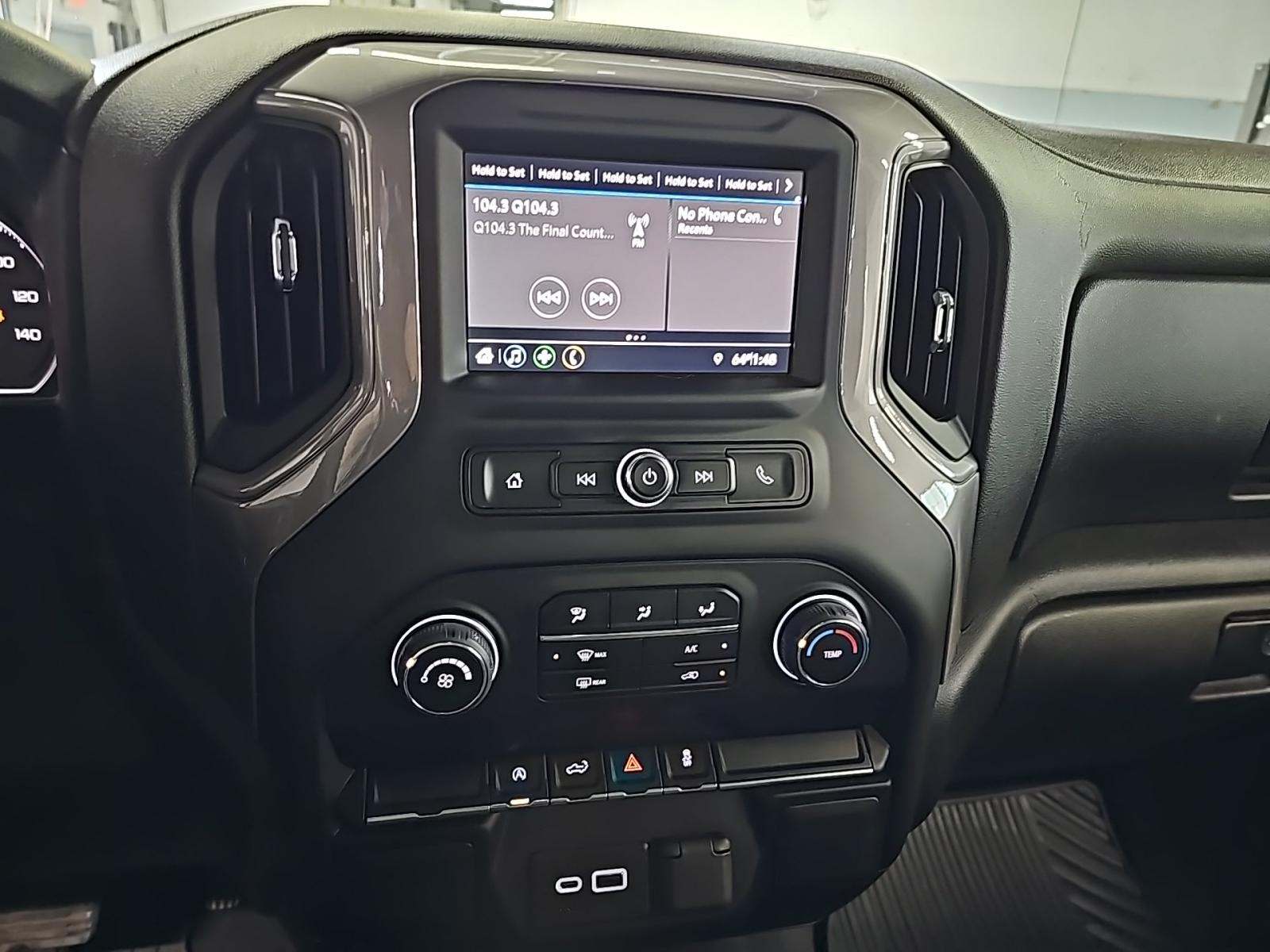 2022 Chevrolet Silverado 1500 Custom AWD