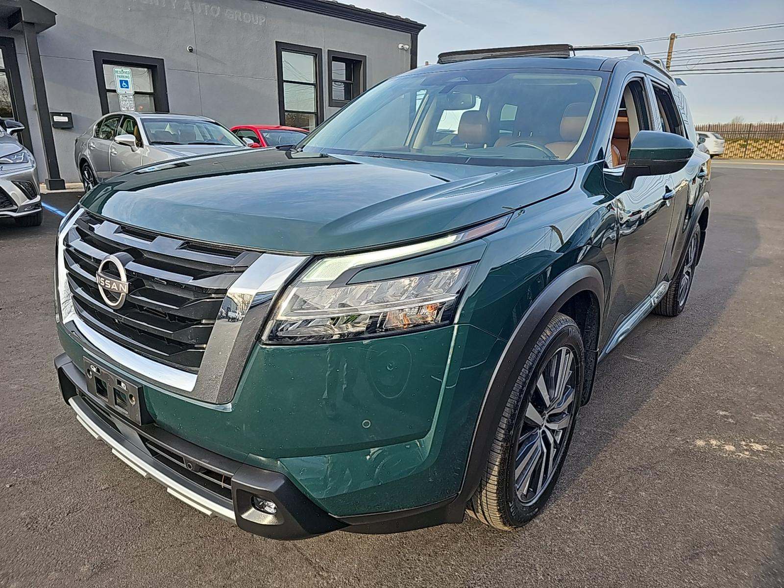 2022 Nissan Pathfinder Platinum AWD