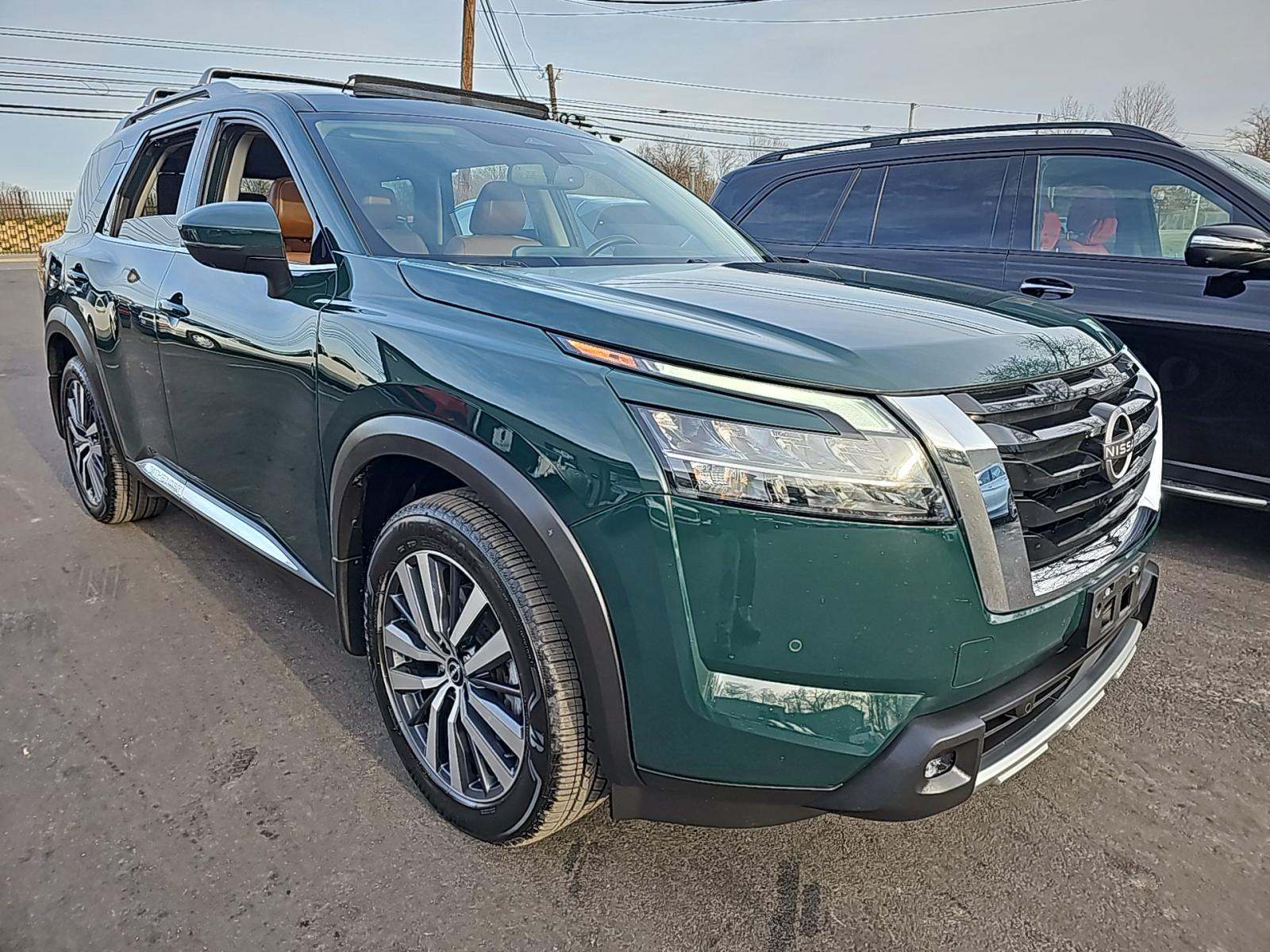 2022 Nissan Pathfinder Platinum AWD