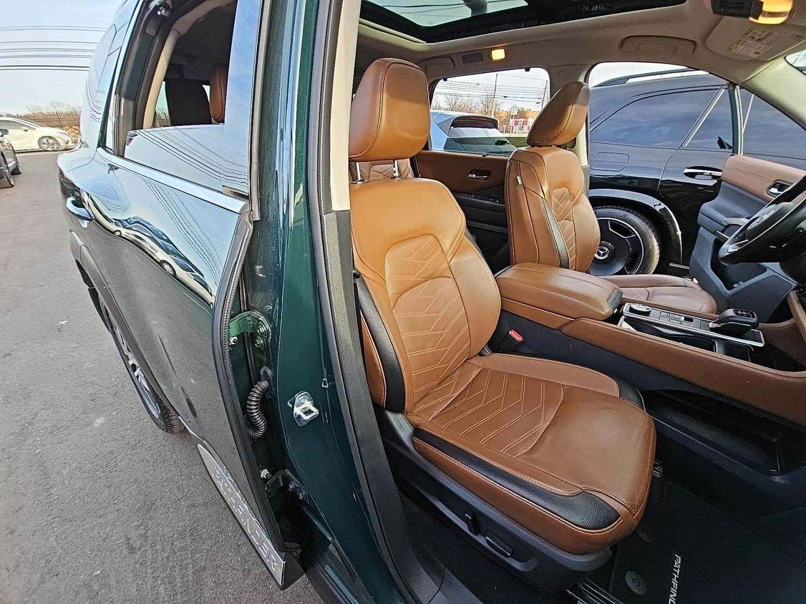 2022 Nissan Pathfinder Platinum AWD