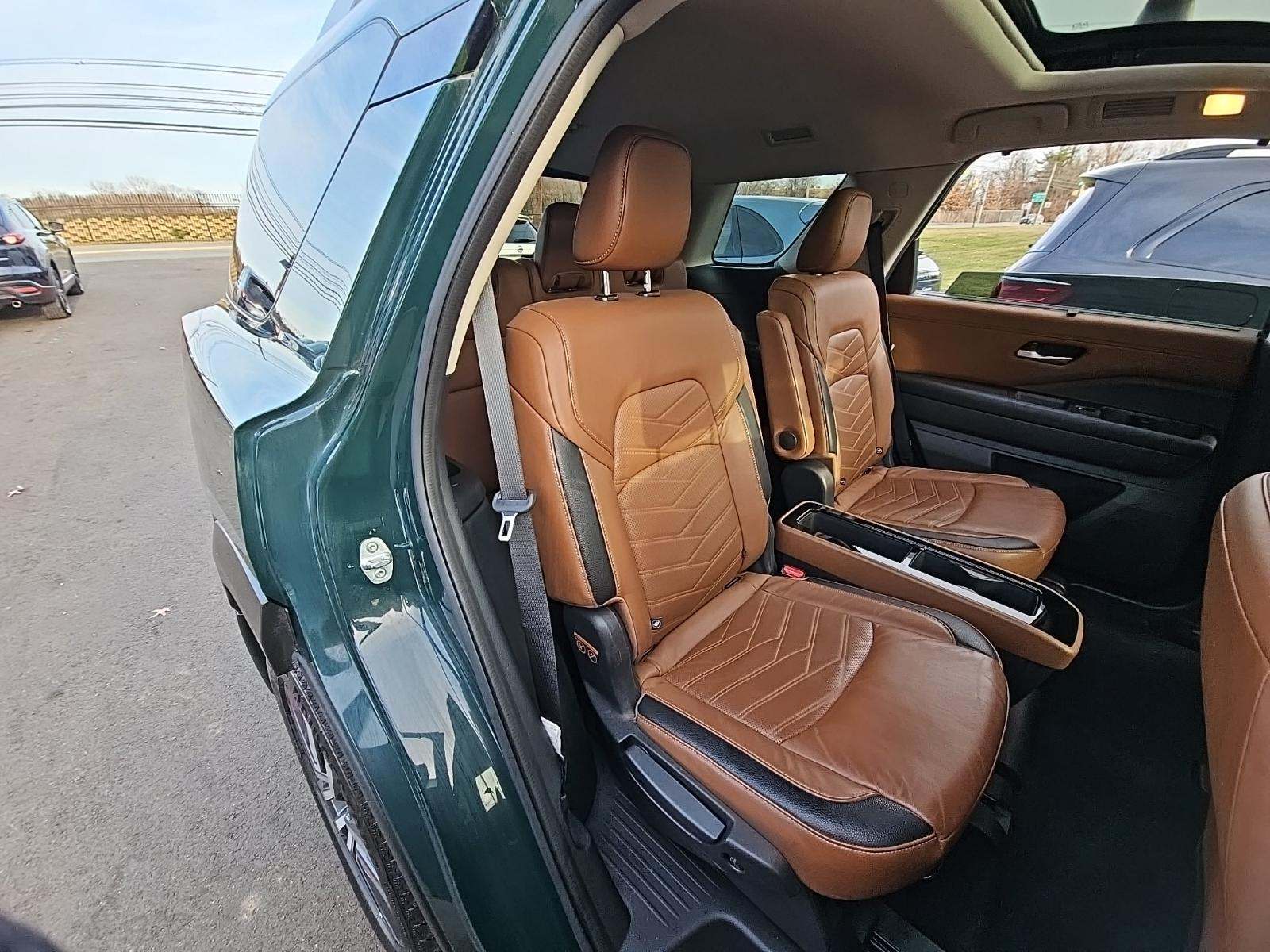 2022 Nissan Pathfinder Platinum AWD