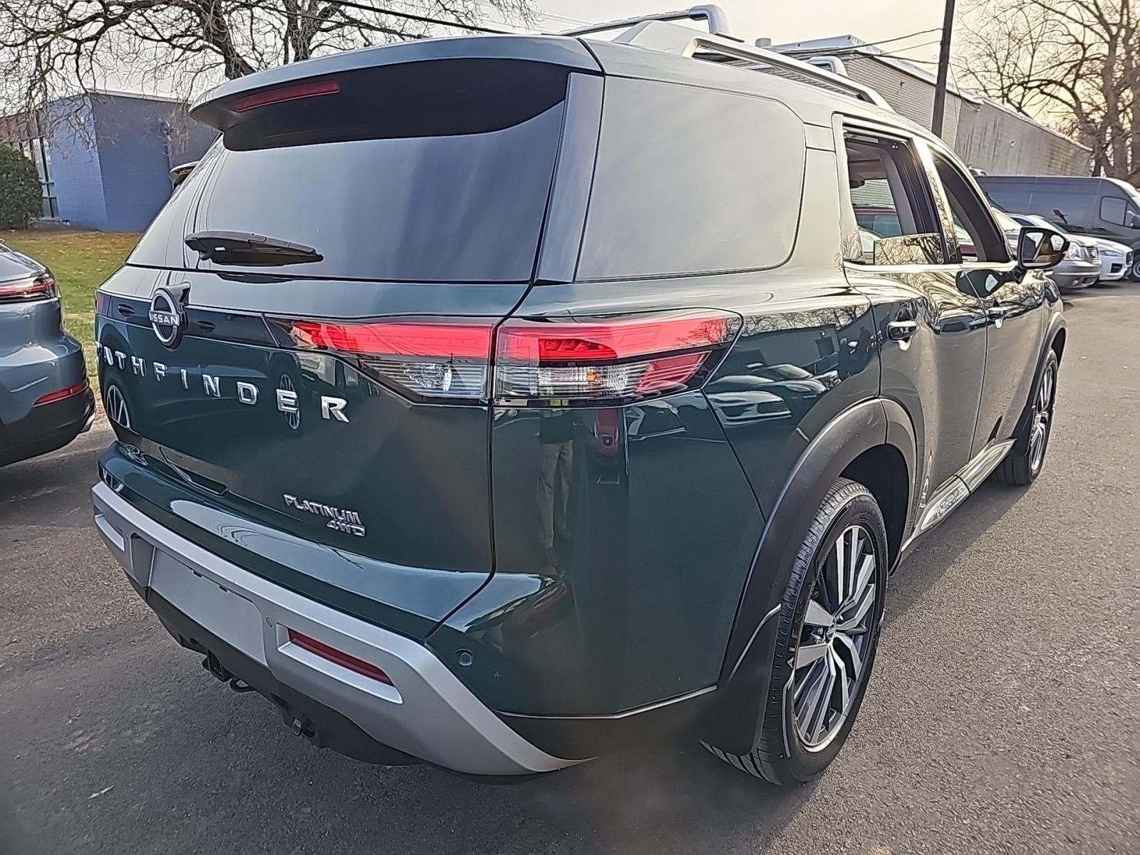 2022 Nissan Pathfinder Platinum AWD