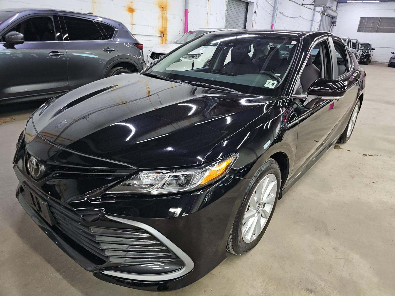 TOYOTA CAMRY - 1