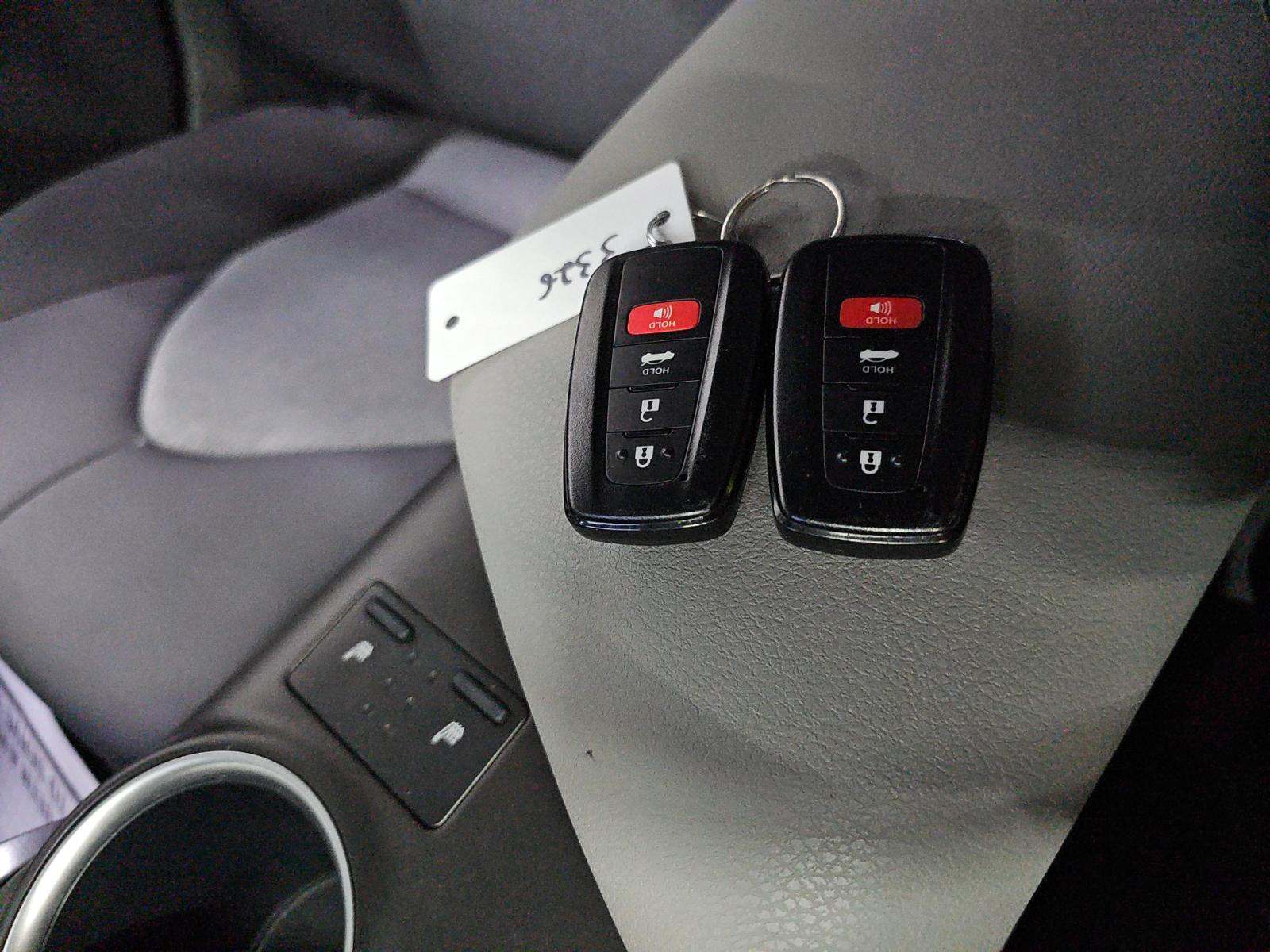 TOYOTA CAMRY - 8