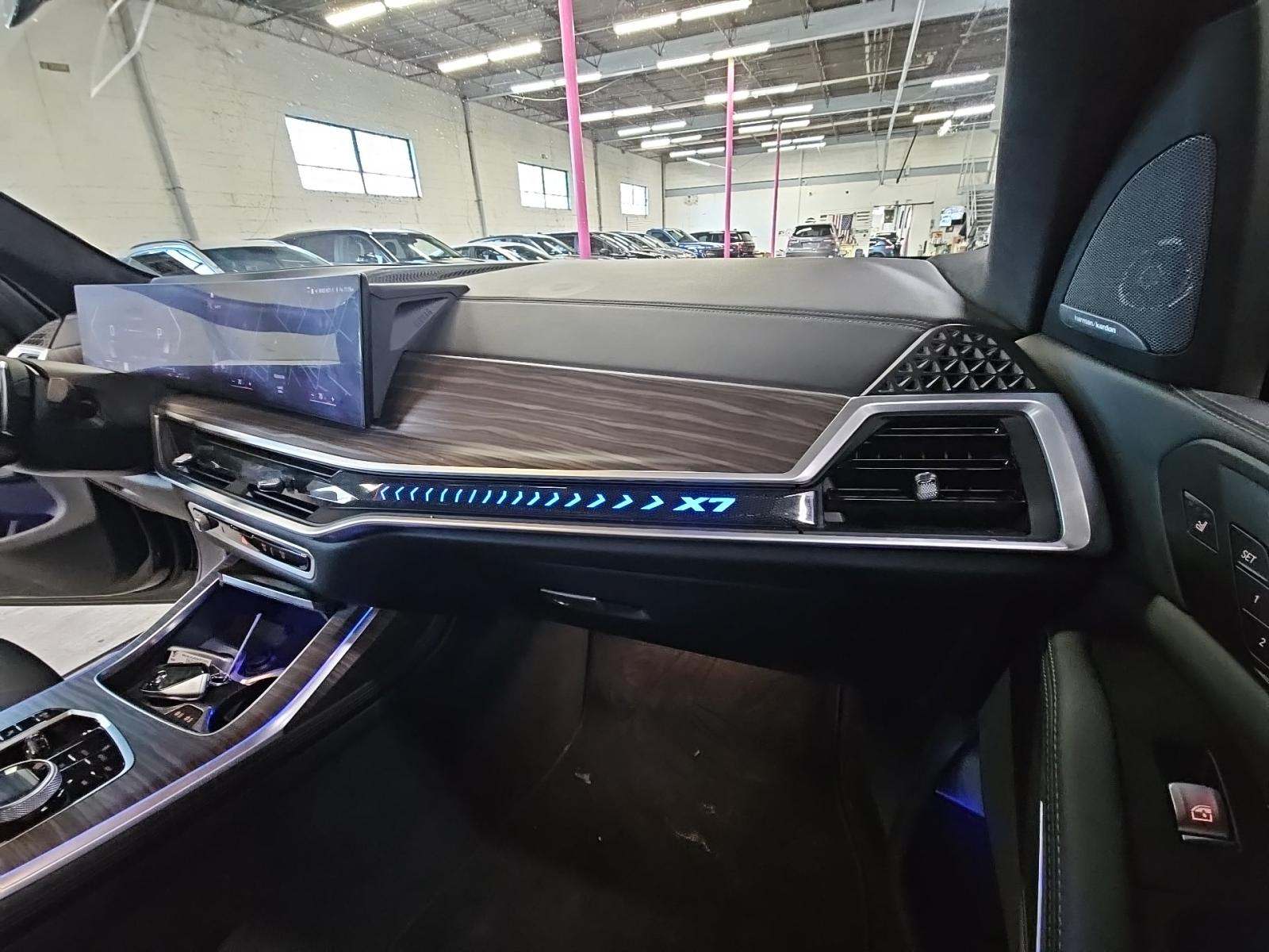 2023 BMW X7 xDrive40i AWD